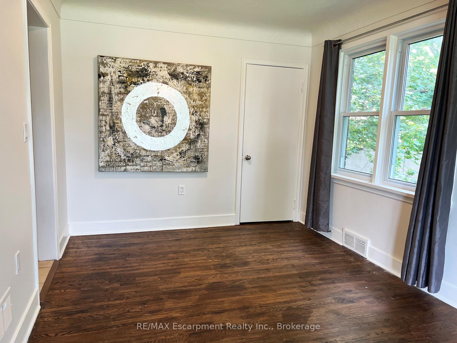 Photo 11 of 186 Glendale Avenue, St. Catharines, Glendale/Glenridge — HOMEH
