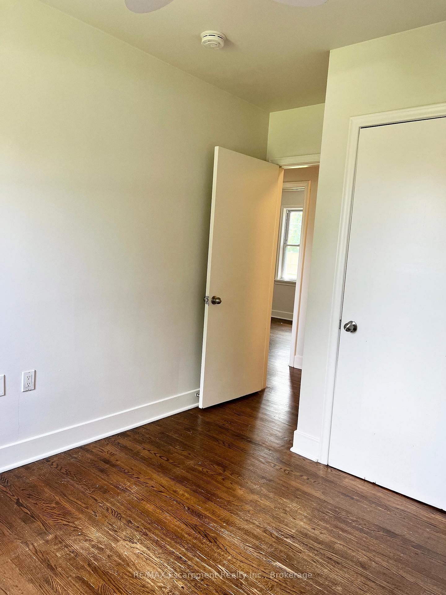 Photo 20 of 186 Glendale Avenue, St. Catharines, Glendale/Glenridge — HOMEH