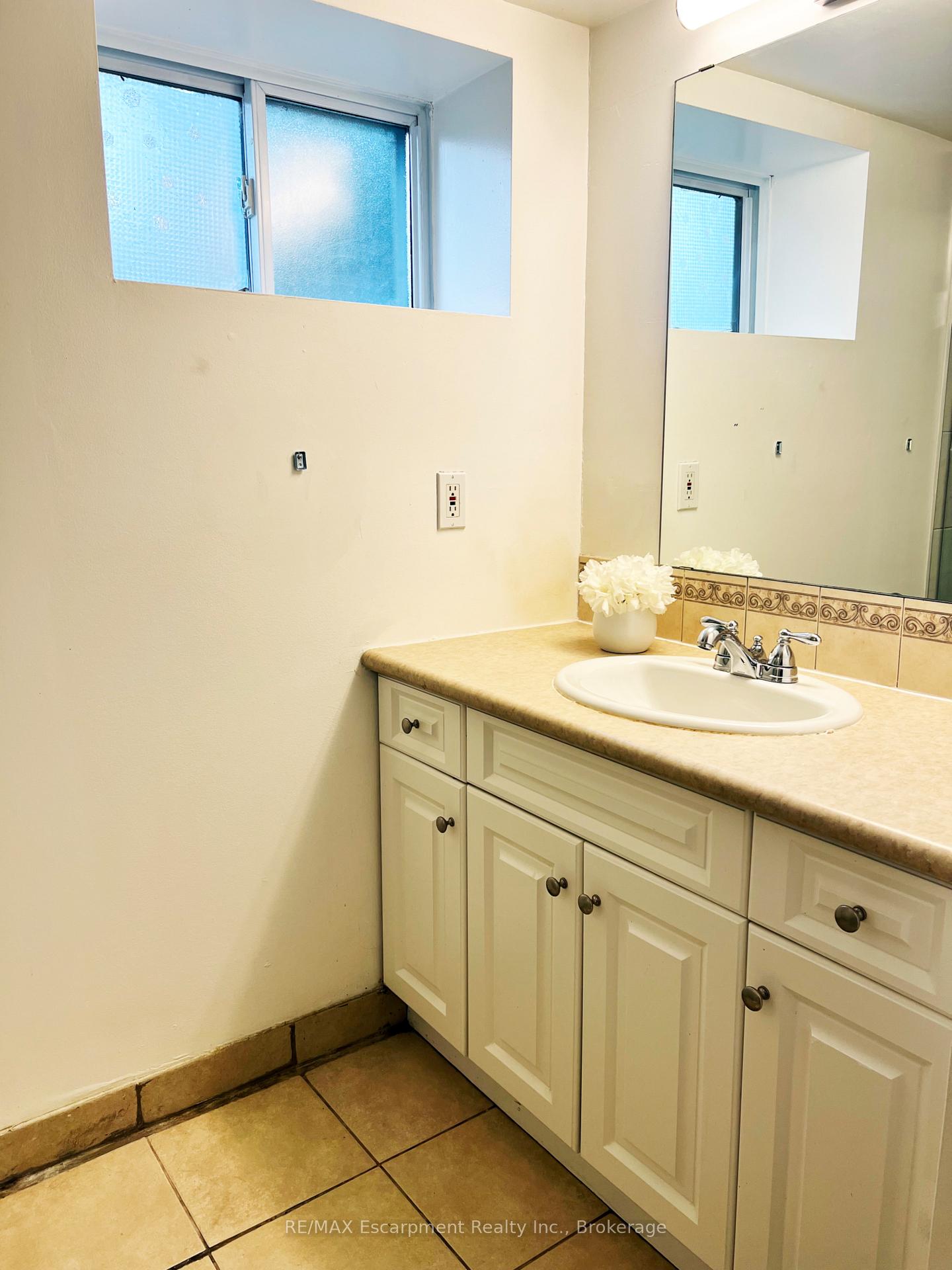Photo 33 of 186 Glendale Avenue, St. Catharines, Glendale/Glenridge — HOMEH