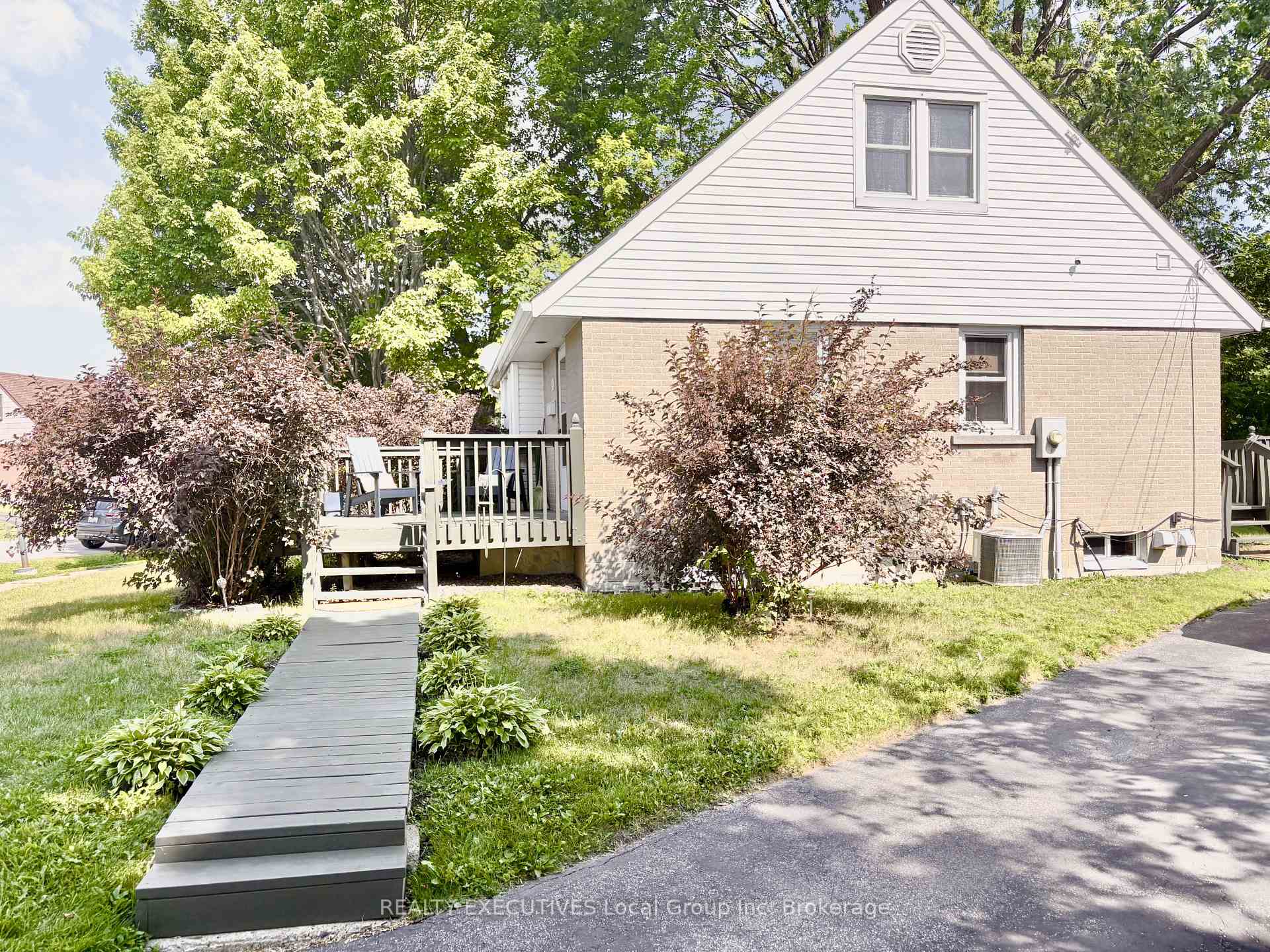 Photo 4 of 830 Phillip Street, North Bay, West End — HOMEH