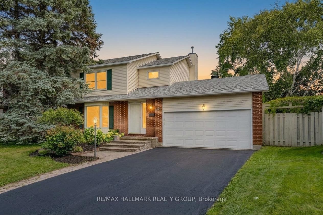 Photo 1 of 34 Starling Crescent, Ottawa, Barrhaven - On the Green — HOMEH