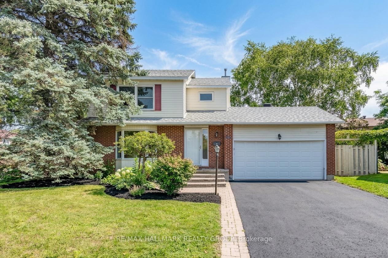 Photo 3 of 34 Starling Crescent, Ottawa, Barrhaven - On the Green — HOMEH