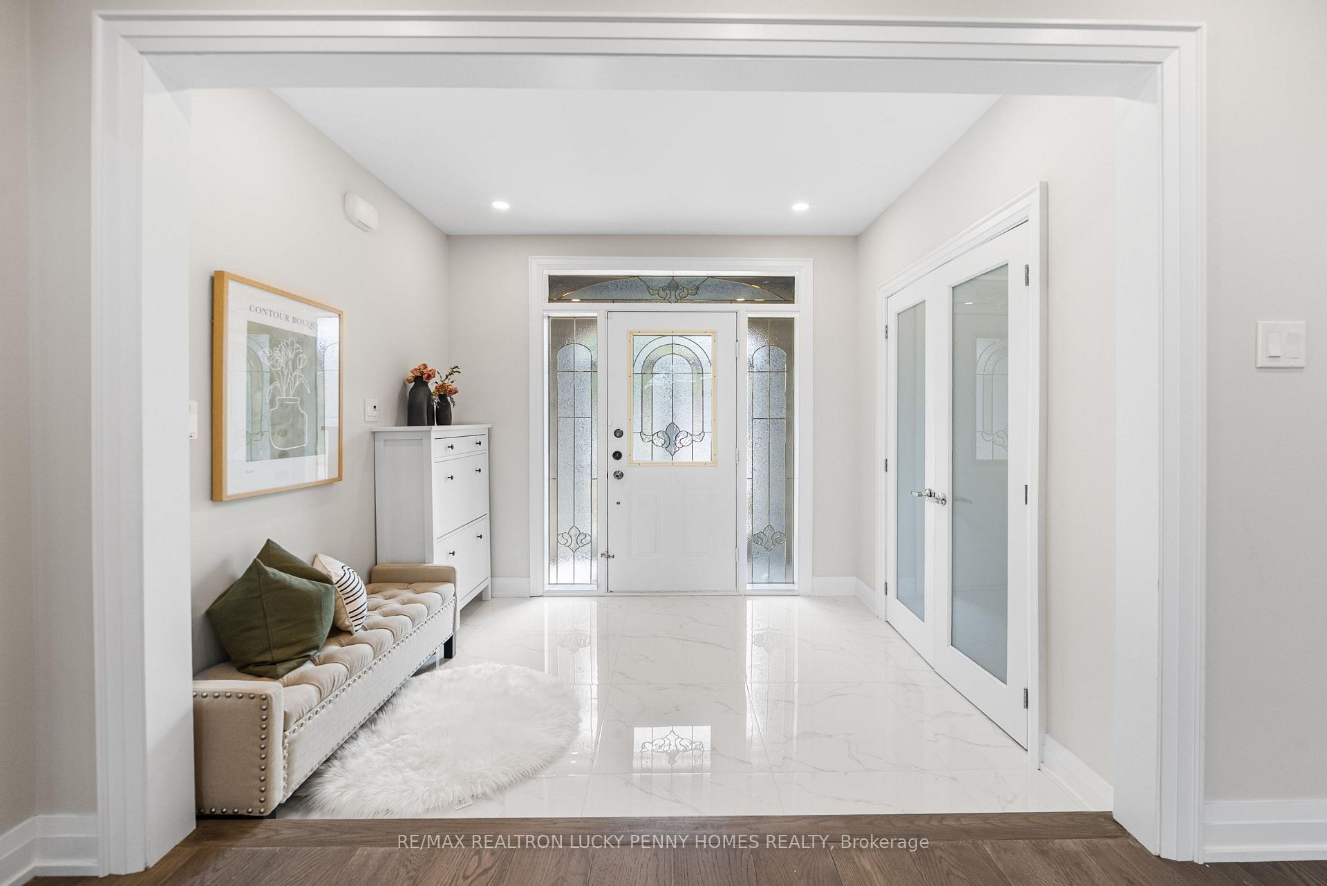 Photo 2 of 6 Pilgrim Drive, Markham, Cachet — HOMEH