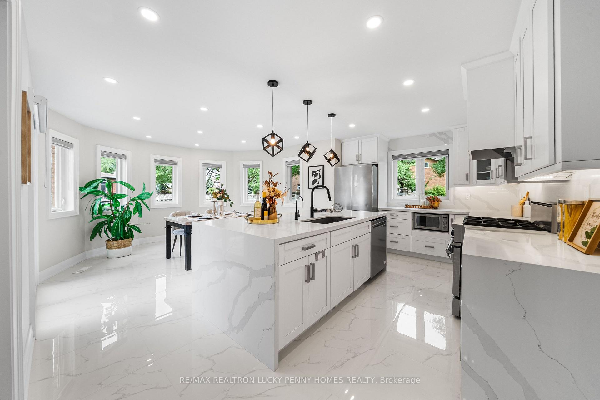 Photo 10 of 6 Pilgrim Drive, Markham, Cachet — HOMEH