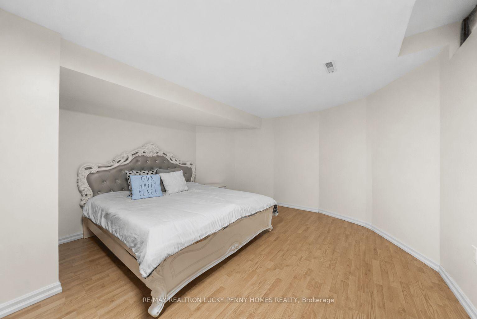 Photo 38 of 6 Pilgrim Drive, Markham, Cachet — HOMEH