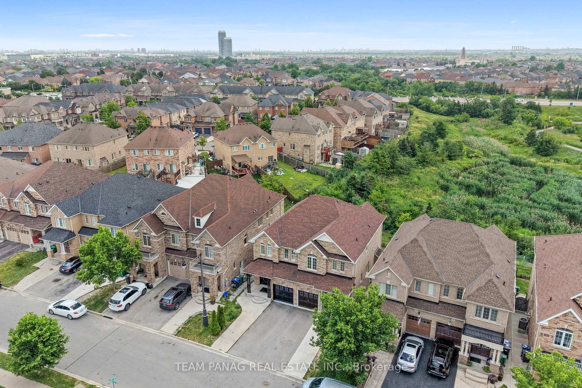 Photo 5 of 64 Clearfield Drive, Brampton, Bram East — HOMEH