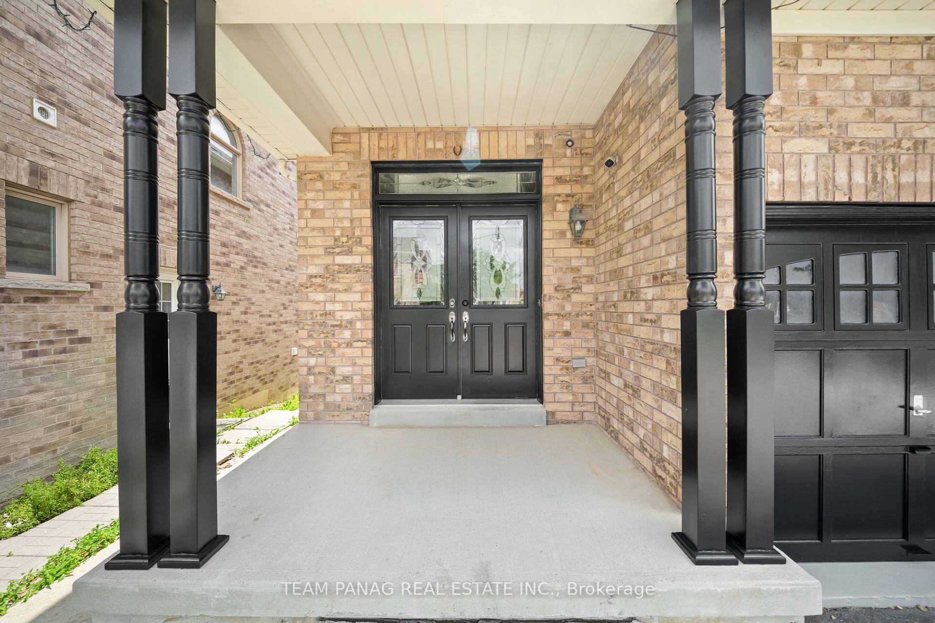 Photo 9 of 64 Clearfield Drive, Brampton, Bram East — HOMEH