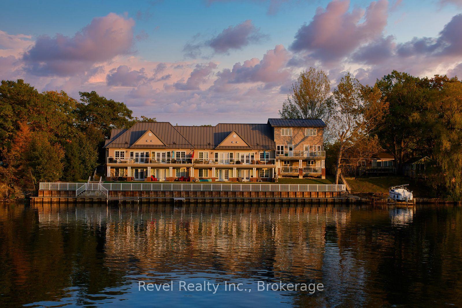 Photo of Unit 4, 4-64 RIVER RD EAST River Road E