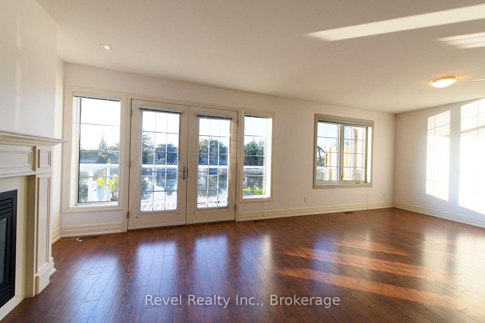 Photo 3 of Unit 4, 4-64 RIVER RD EAST River Road E, Wasaga Beach — HOMEH