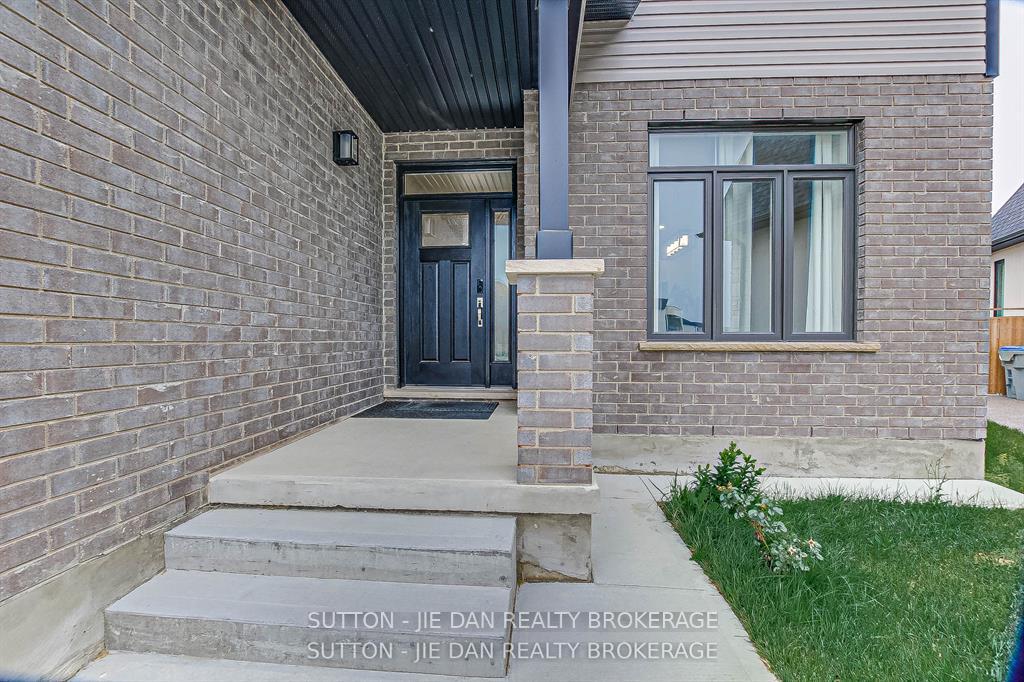 Photo 2 of 98 Locky Lane, Middlesex Centre, Kilworth — HOMEH