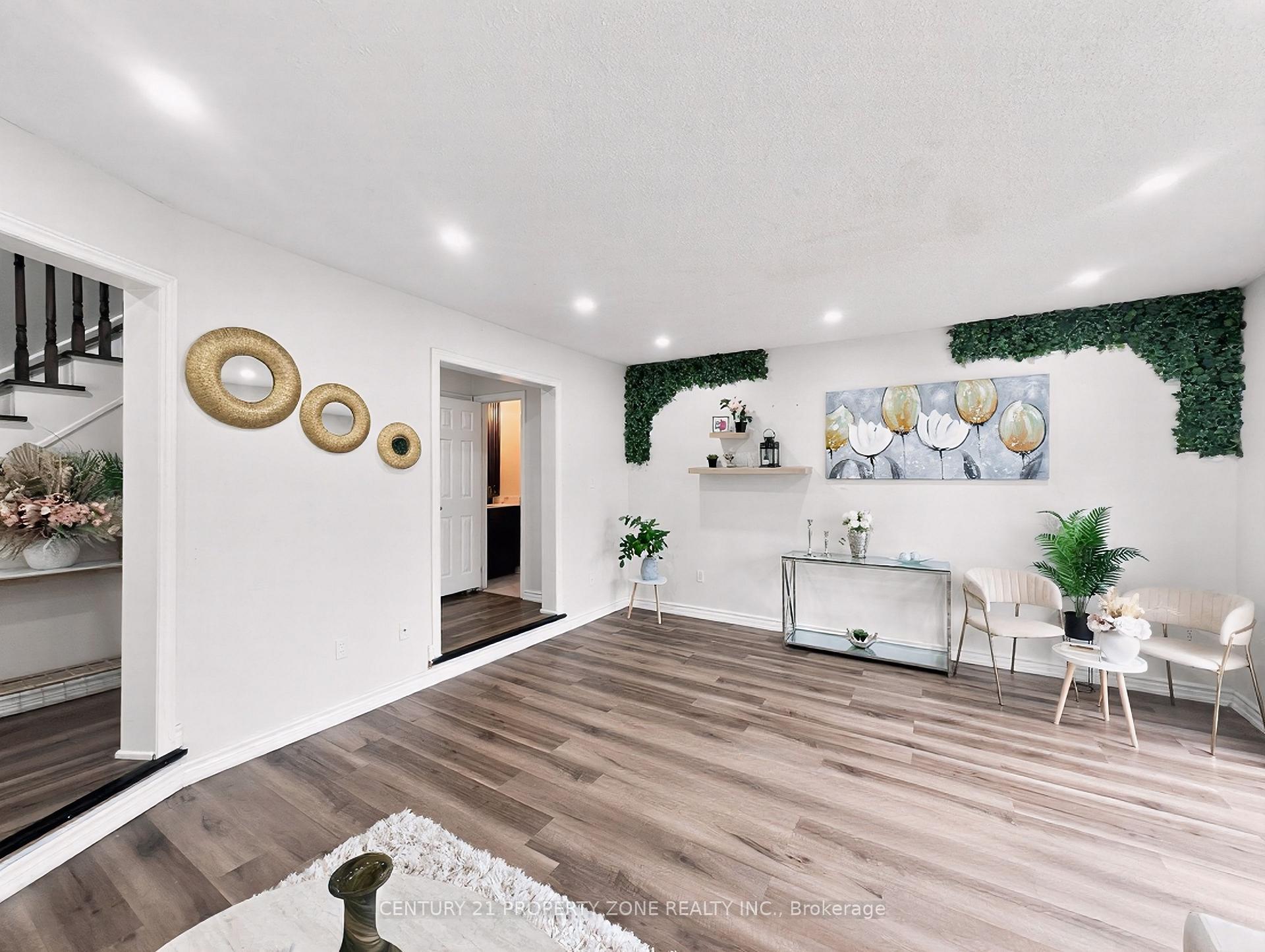 Photo 9 of 65 Shady Pine Circle, Brampton, Sandringham-Wellington — HOMEH