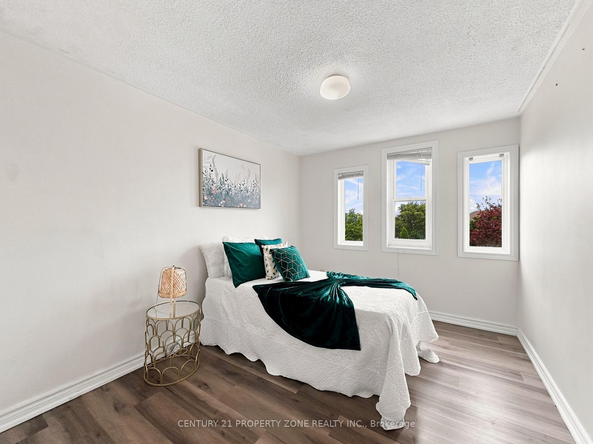 Photo 27 of 65 Shady Pine Circle, Brampton, Sandringham-Wellington — HOMEH