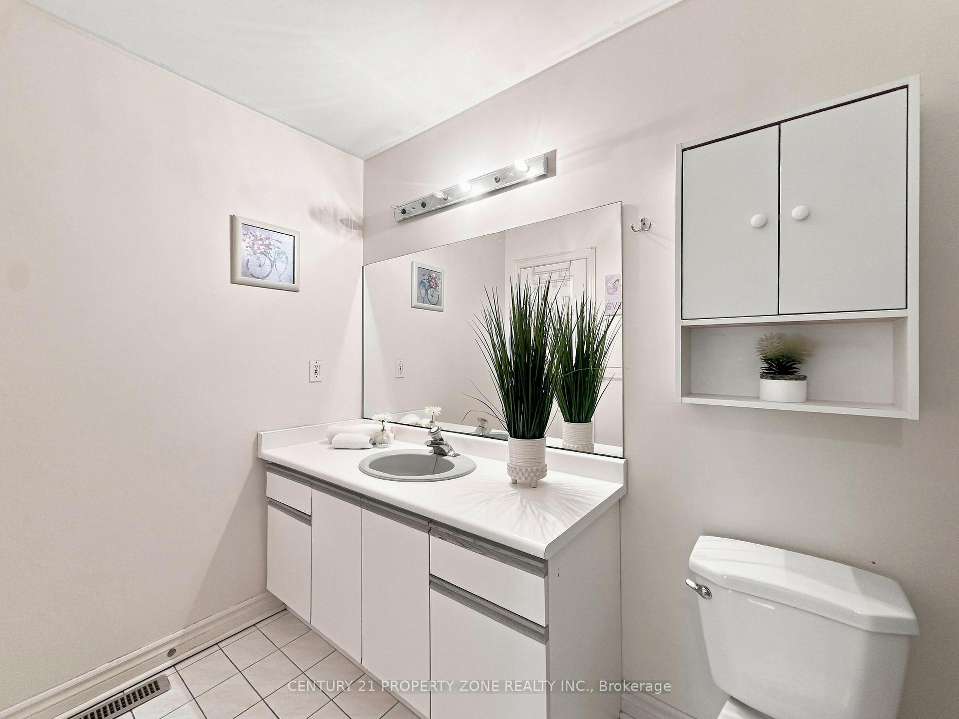 Photo 29 of 65 Shady Pine Circle, Brampton, Sandringham-Wellington — HOMEH