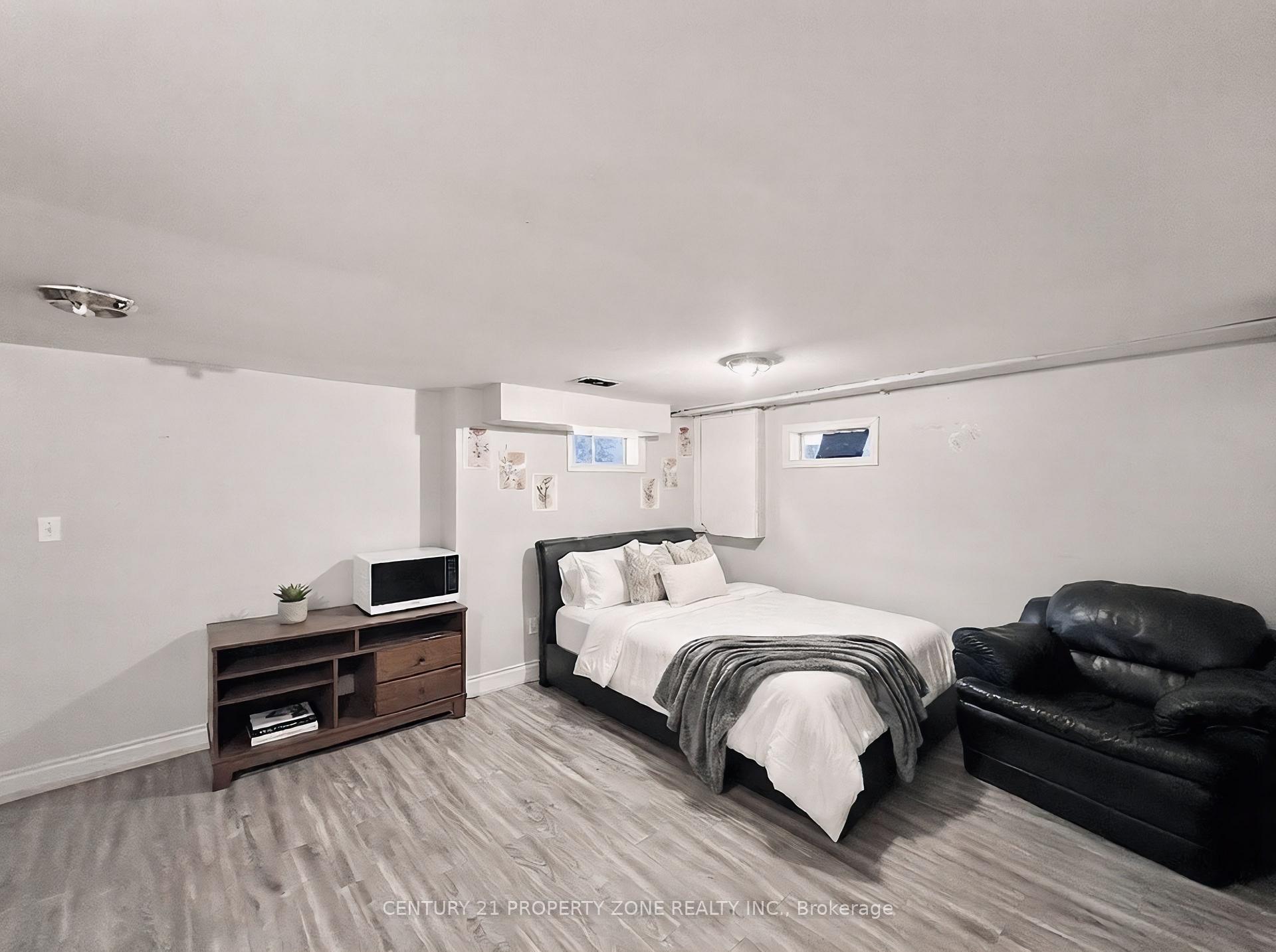 Photo 31 of 65 Shady Pine Circle, Brampton, Sandringham-Wellington — HOMEH