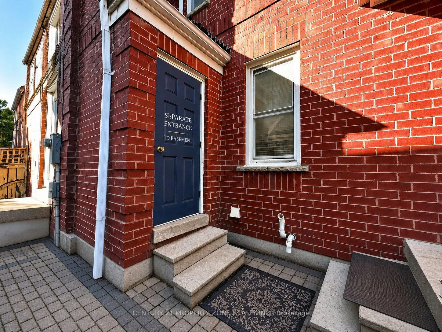 Photo 4 of 65 Shady Pine Circle, Brampton, Sandringham-Wellington — HOMEH