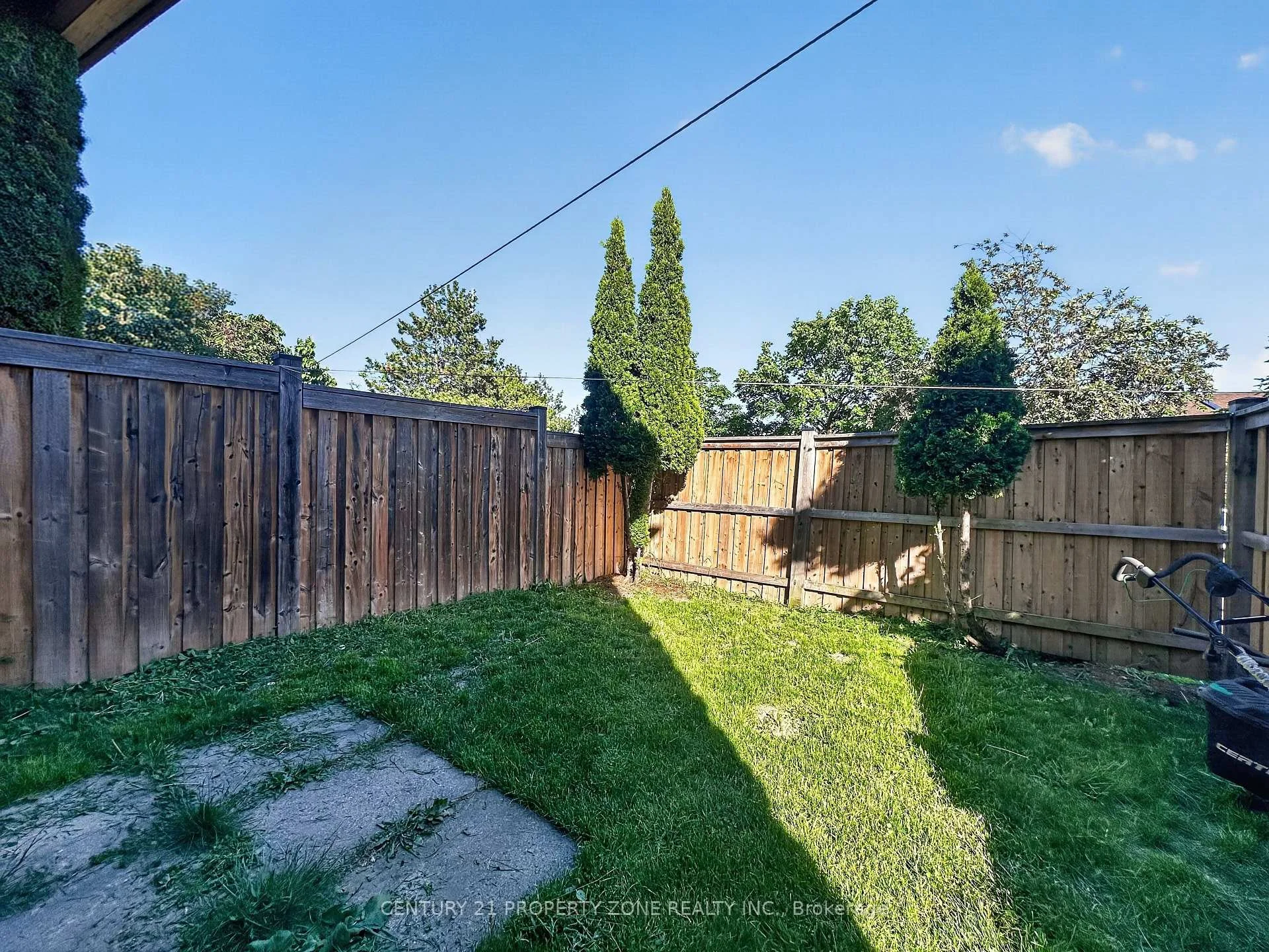Photo 32 of 65 Shady Pine Circle, Brampton, Sandringham-Wellington — HOMEH