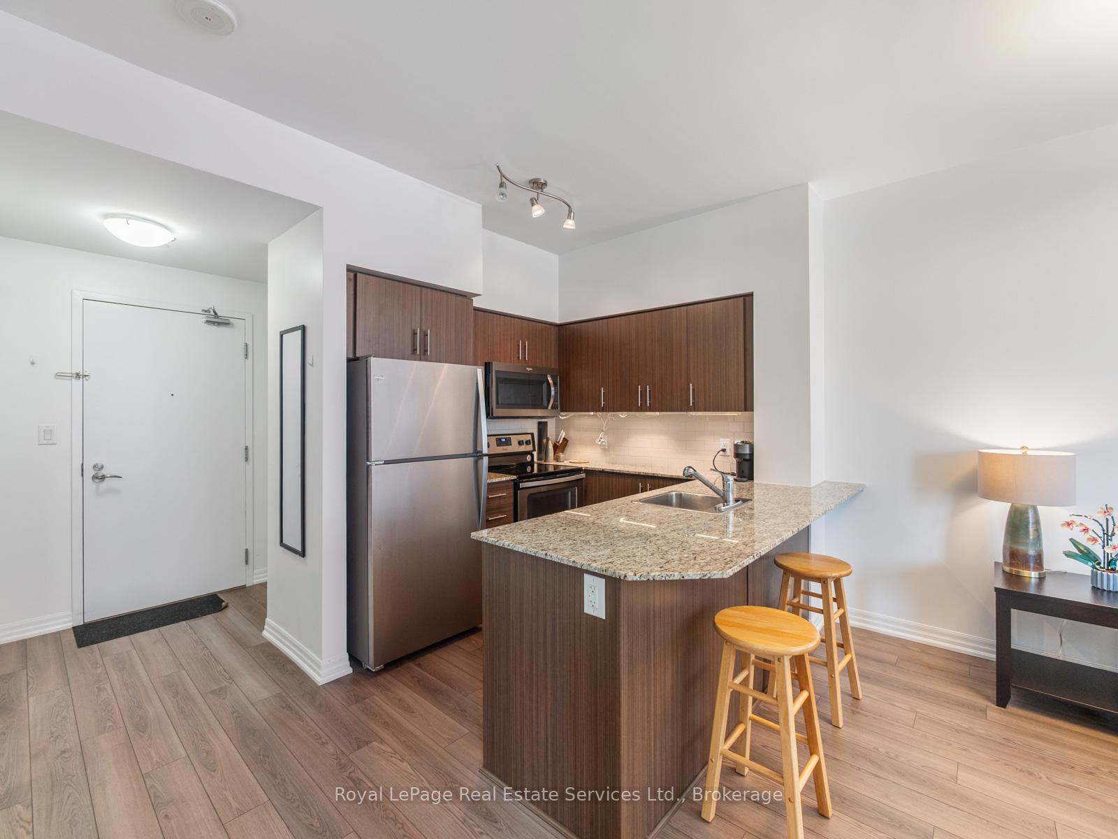 Photo 3 of Unit 709, 111 Worsley Street, Barrie, City Centre — HOMEH