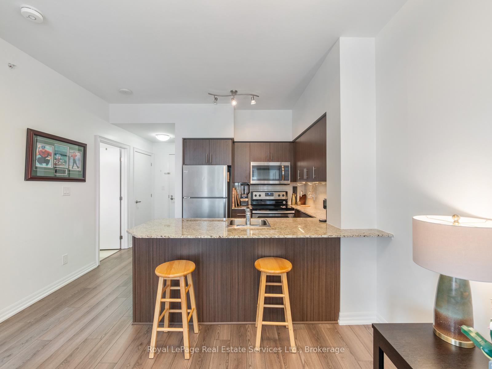 Photo 4 of Unit 709, 111 Worsley Street, Barrie, City Centre — HOMEH