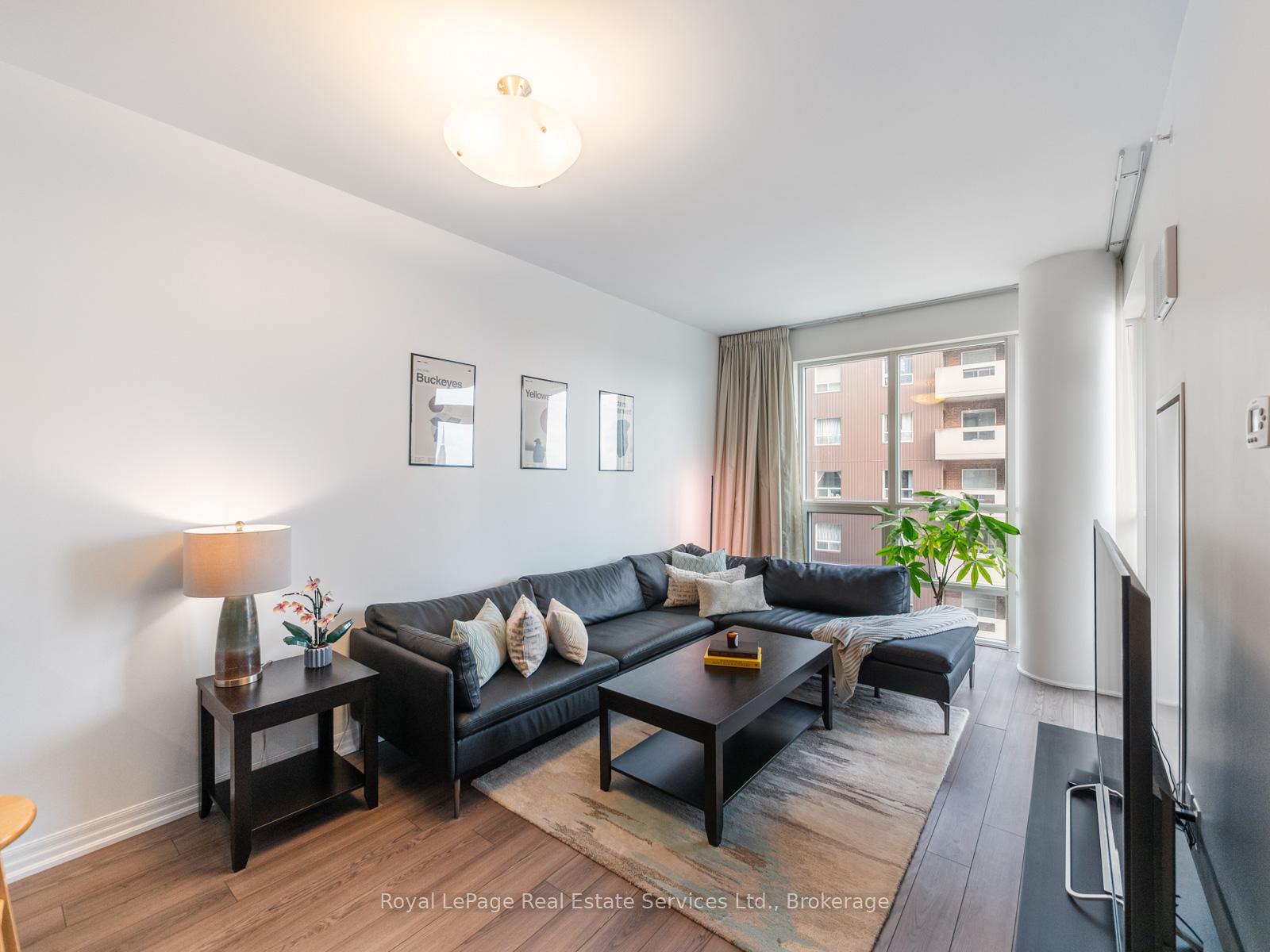 Photo 6 of Unit 709, 111 Worsley Street, Barrie, City Centre — HOMEH