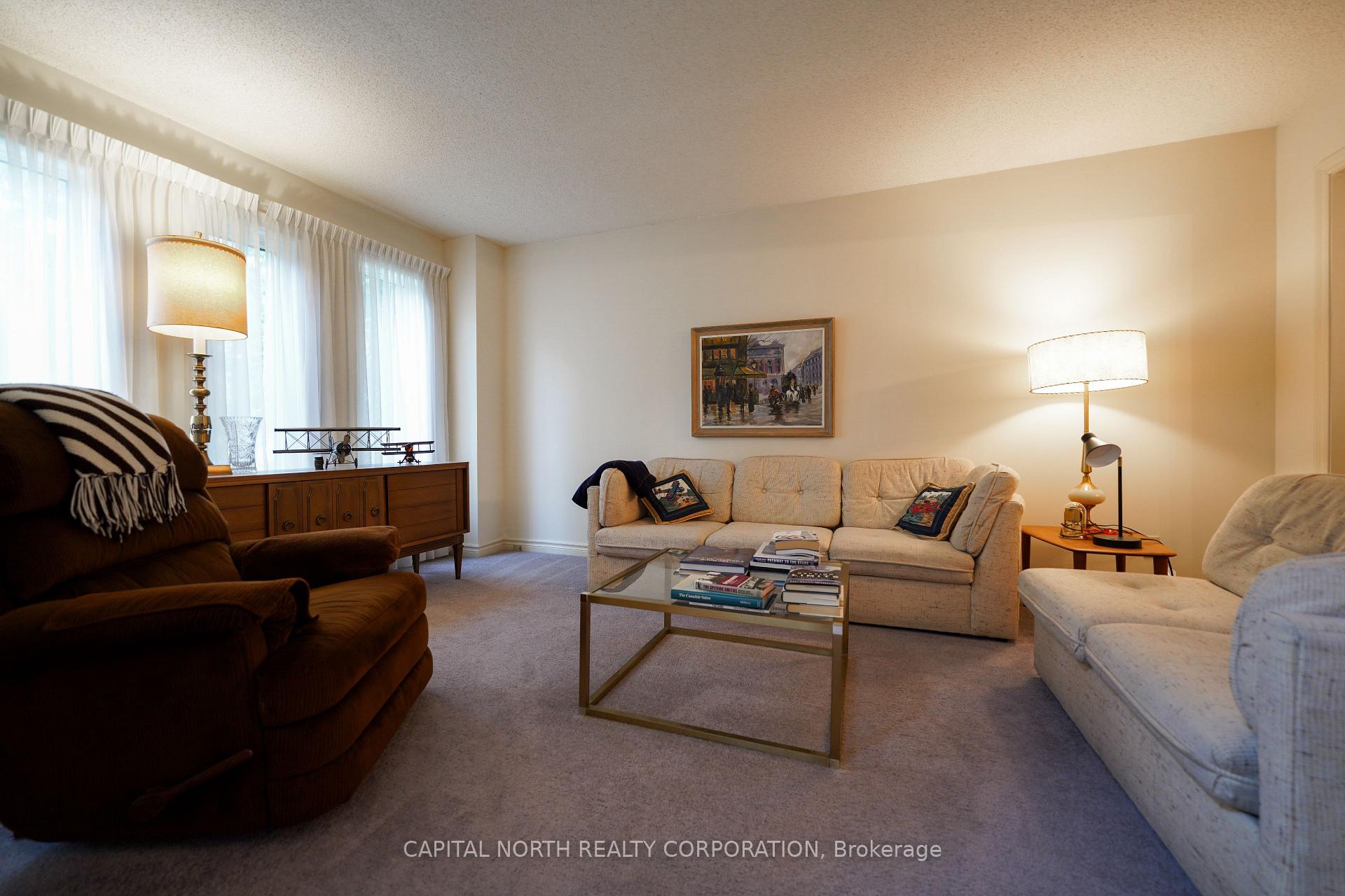 Photo 3 of 65 Savoy Crescent, Vaughan, Beverley Glen — HOMEH
