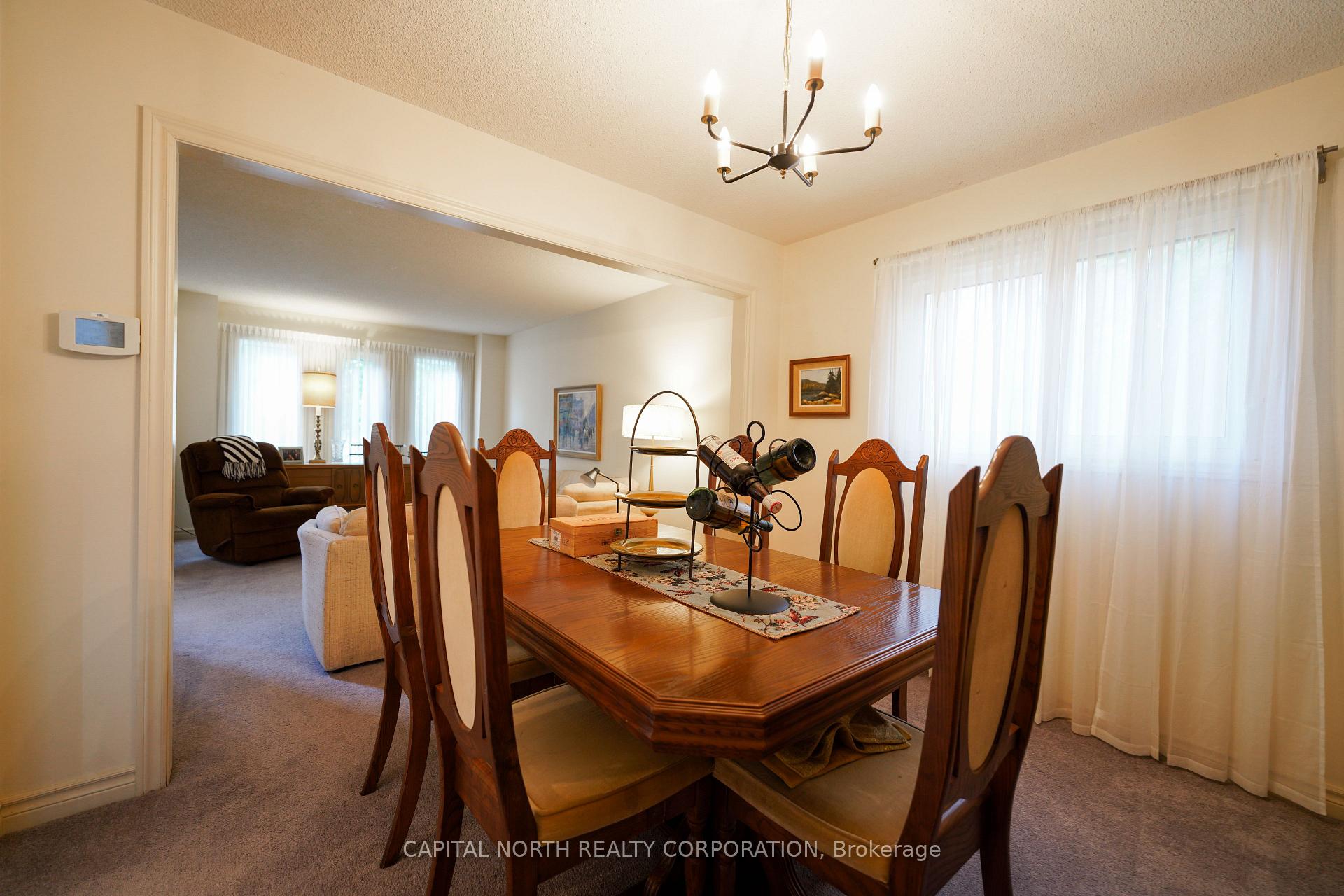 Photo 4 of 65 Savoy Crescent, Vaughan, Beverley Glen — HOMEH