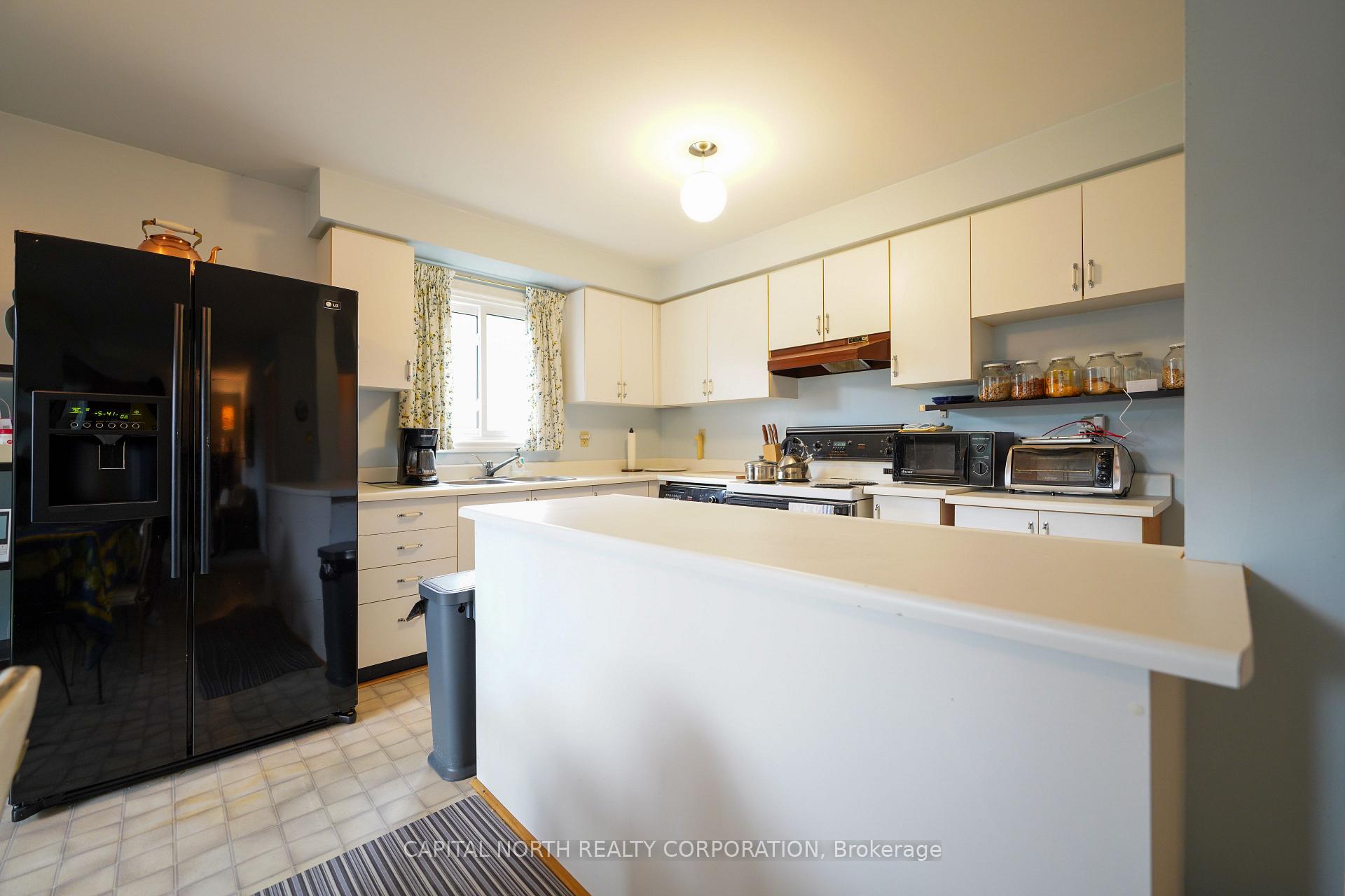 Photo 6 of 65 Savoy Crescent, Vaughan, Beverley Glen — HOMEH