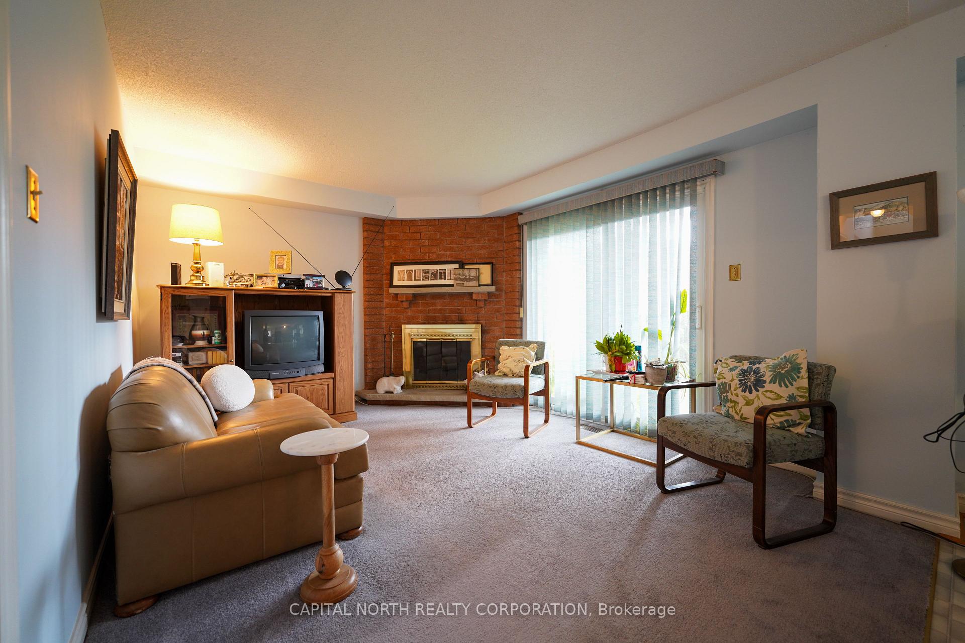 Photo 7 of 65 Savoy Crescent, Vaughan, Beverley Glen — HOMEH