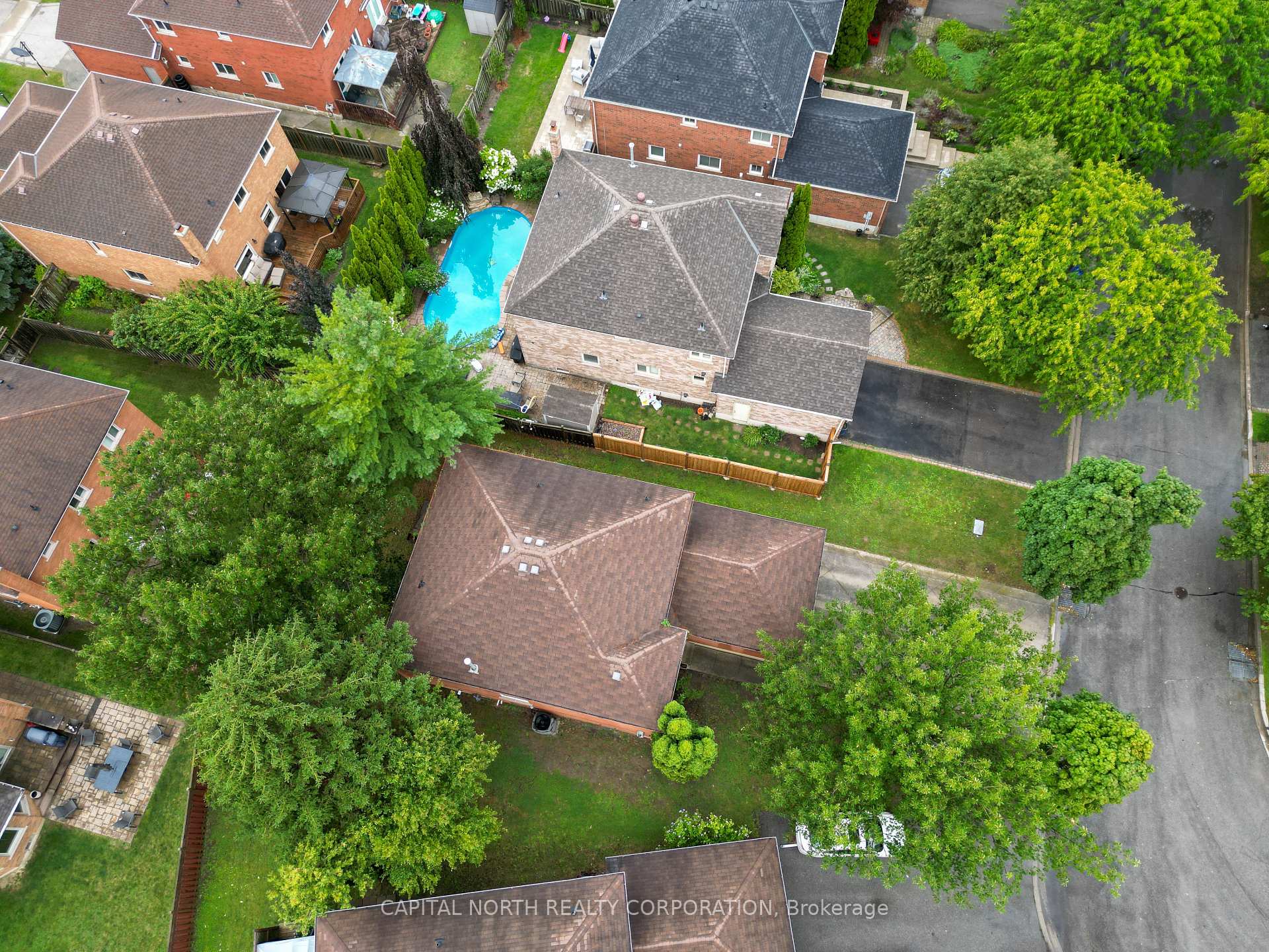 Photo 23 of 65 Savoy Crescent, Vaughan, Beverley Glen — HOMEH
