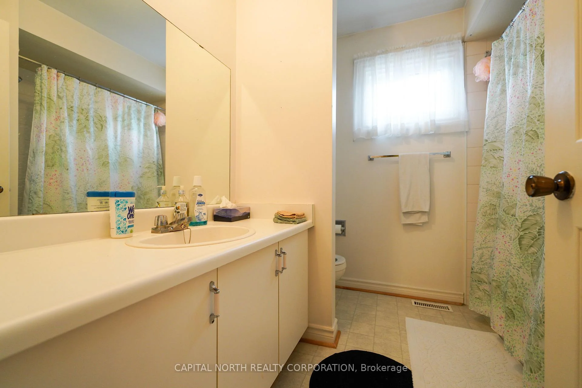 Photo 13 of 65 Savoy Crescent, Vaughan, Beverley Glen — HOMEH