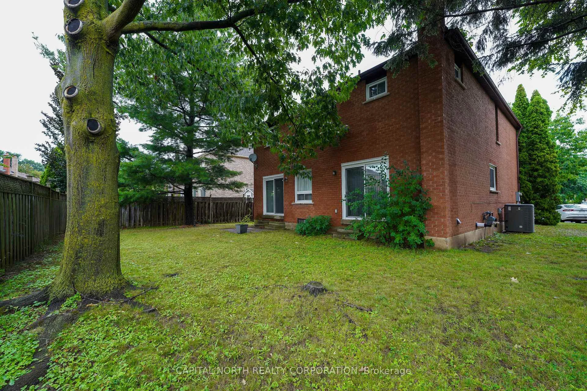 Photo 15 of 65 Savoy Crescent, Vaughan, Beverley Glen — HOMEH