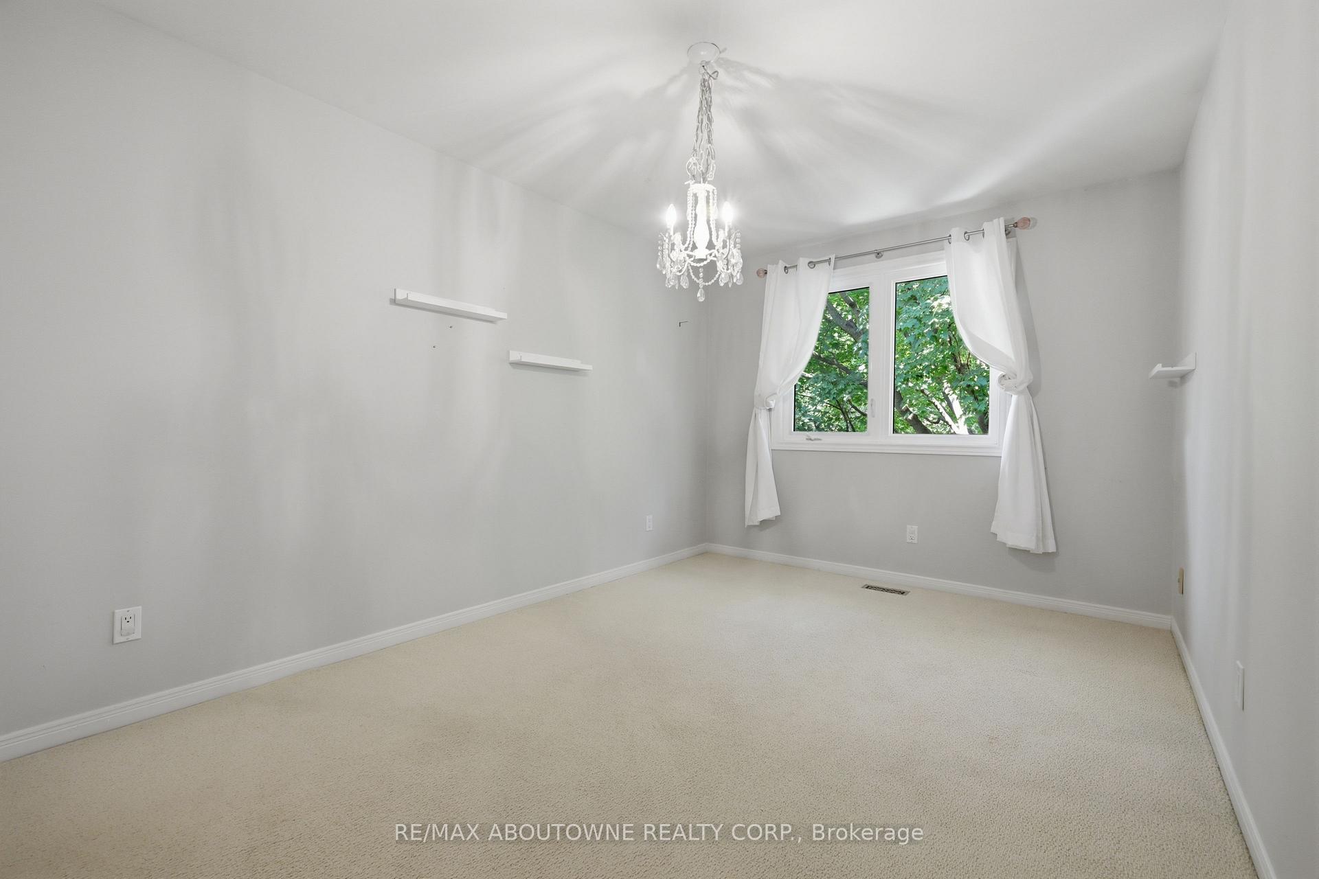 Photo 18 of 485 Coleen Drive, Oakville, Morrison — HOMEH