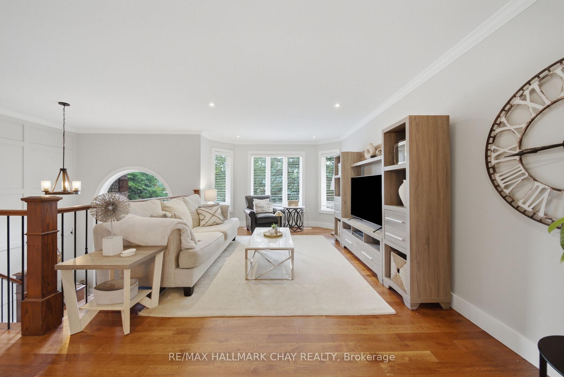 Photo 8 of 31 Falling Brook Drive, Barrie, Bayshore — HOMEH