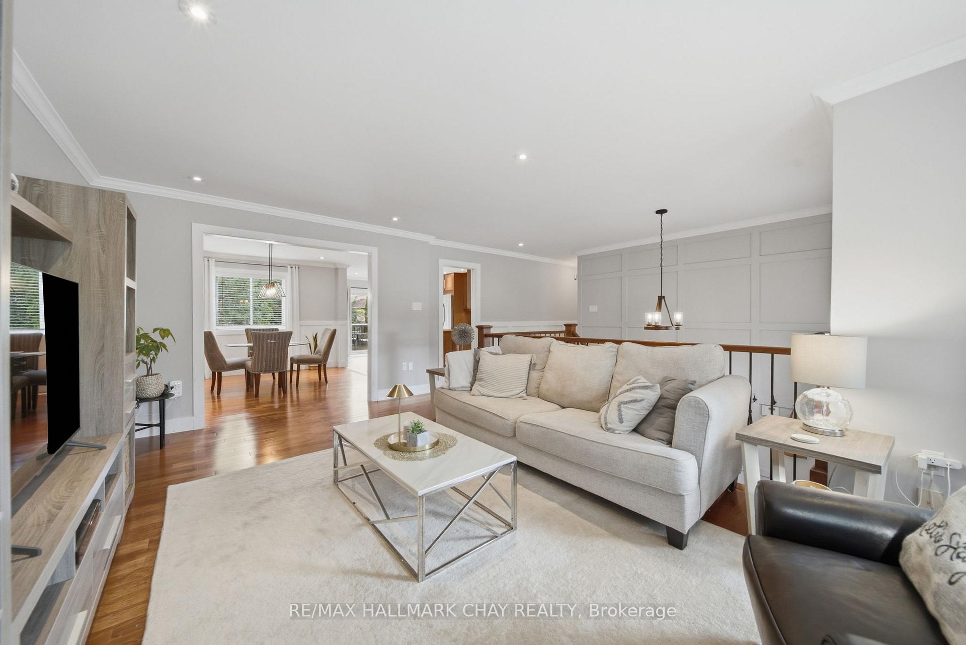 Photo 10 of 31 Falling Brook Drive, Barrie, Bayshore — HOMEH