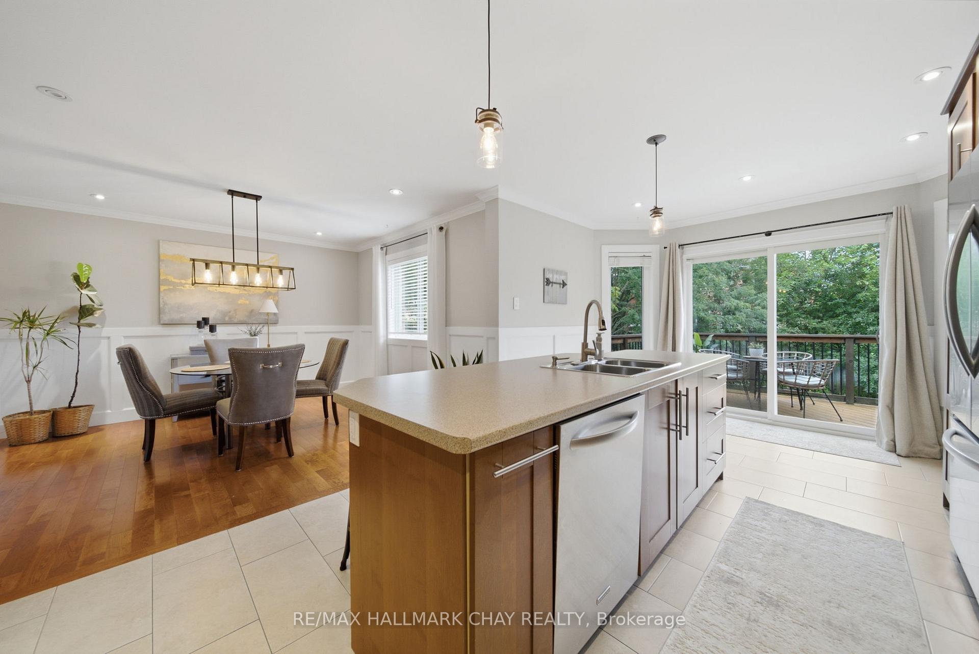 Photo 17 of 31 Falling Brook Drive, Barrie, Bayshore — HOMEH