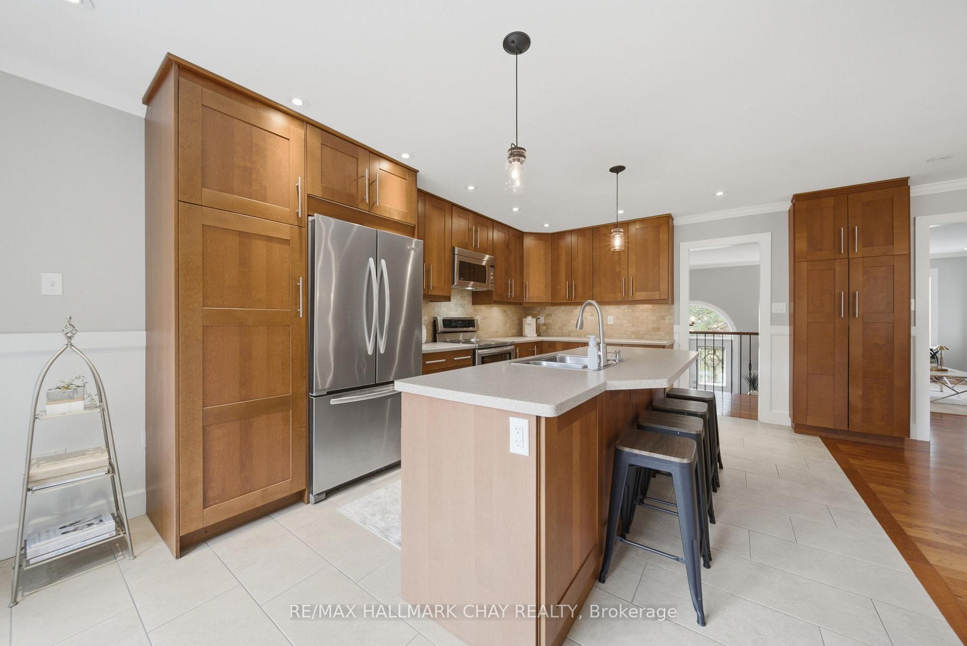 Photo 19 of 31 Falling Brook Drive, Barrie, Bayshore — HOMEH