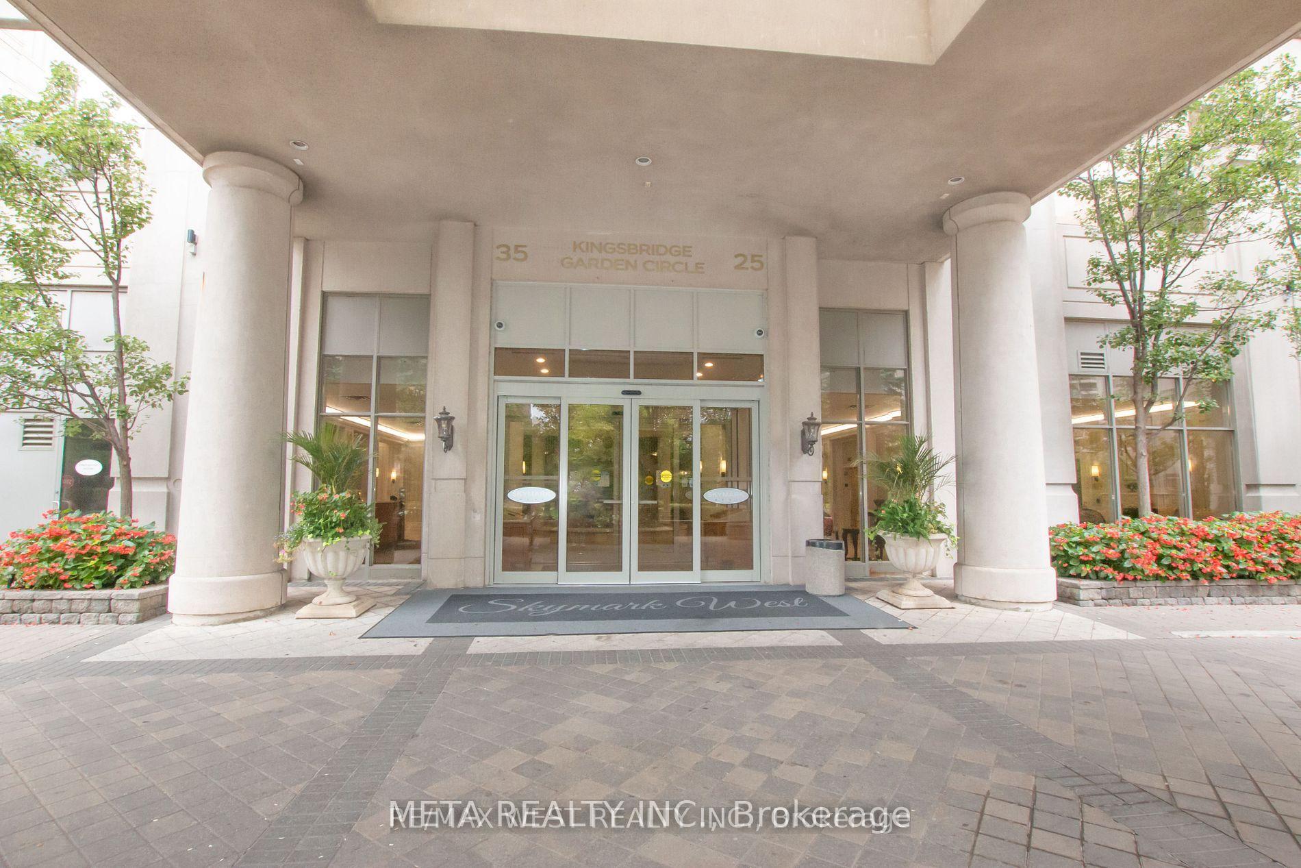 Front of Unit 1501, 35 Kingsbridge Garden Circle