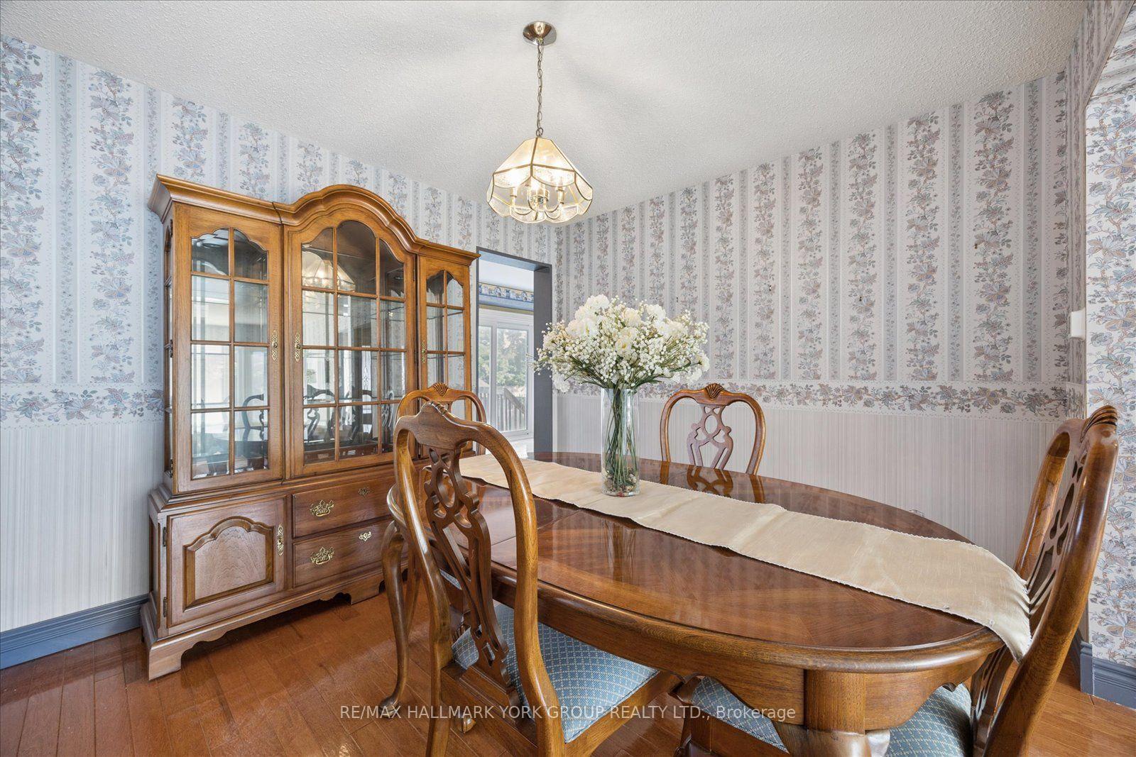 Photo 10 of 306 Erin Trail, Newmarket, Bristol-London — HOMEH