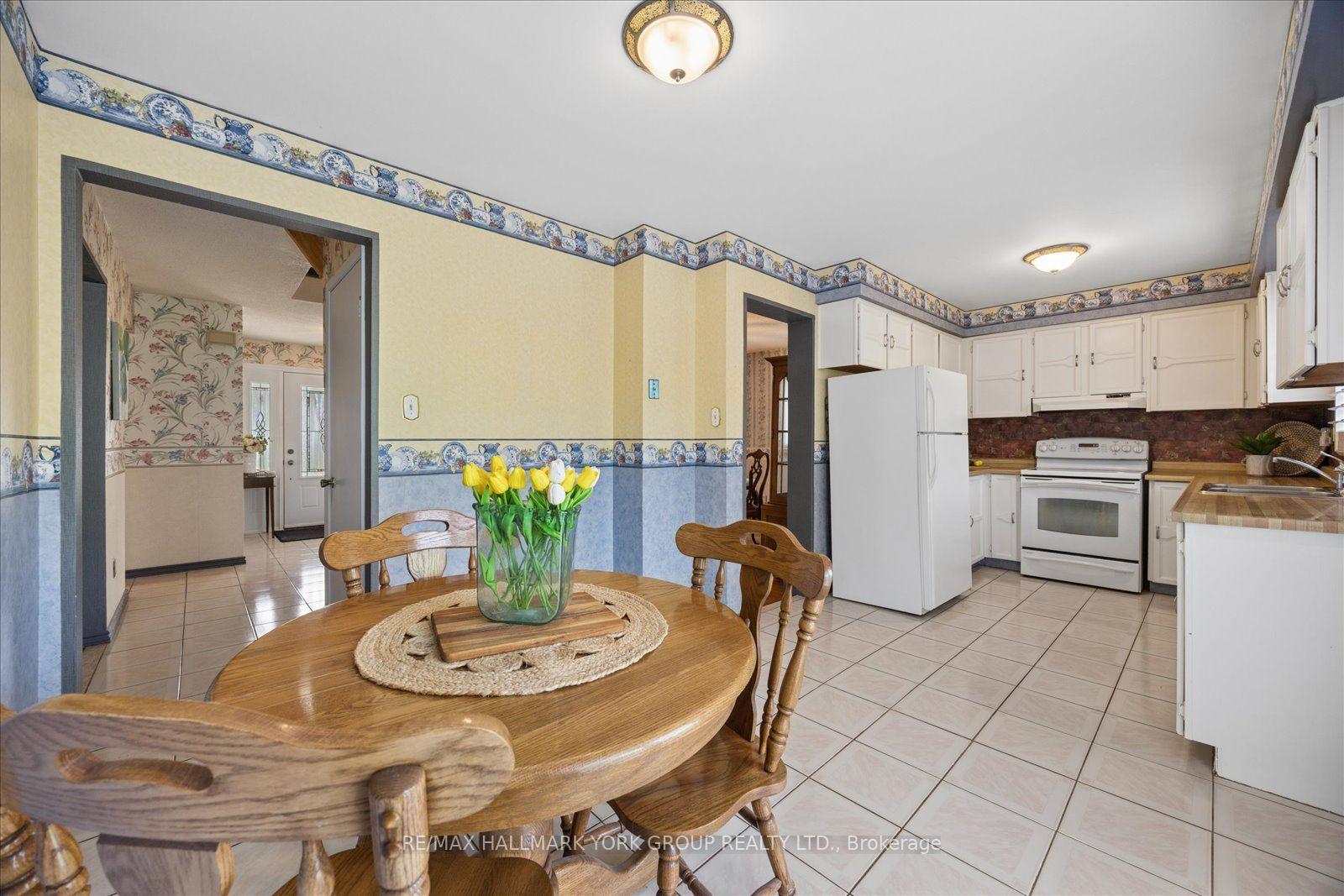 Photo 11 of 306 Erin Trail, Newmarket, Bristol-London — HOMEH