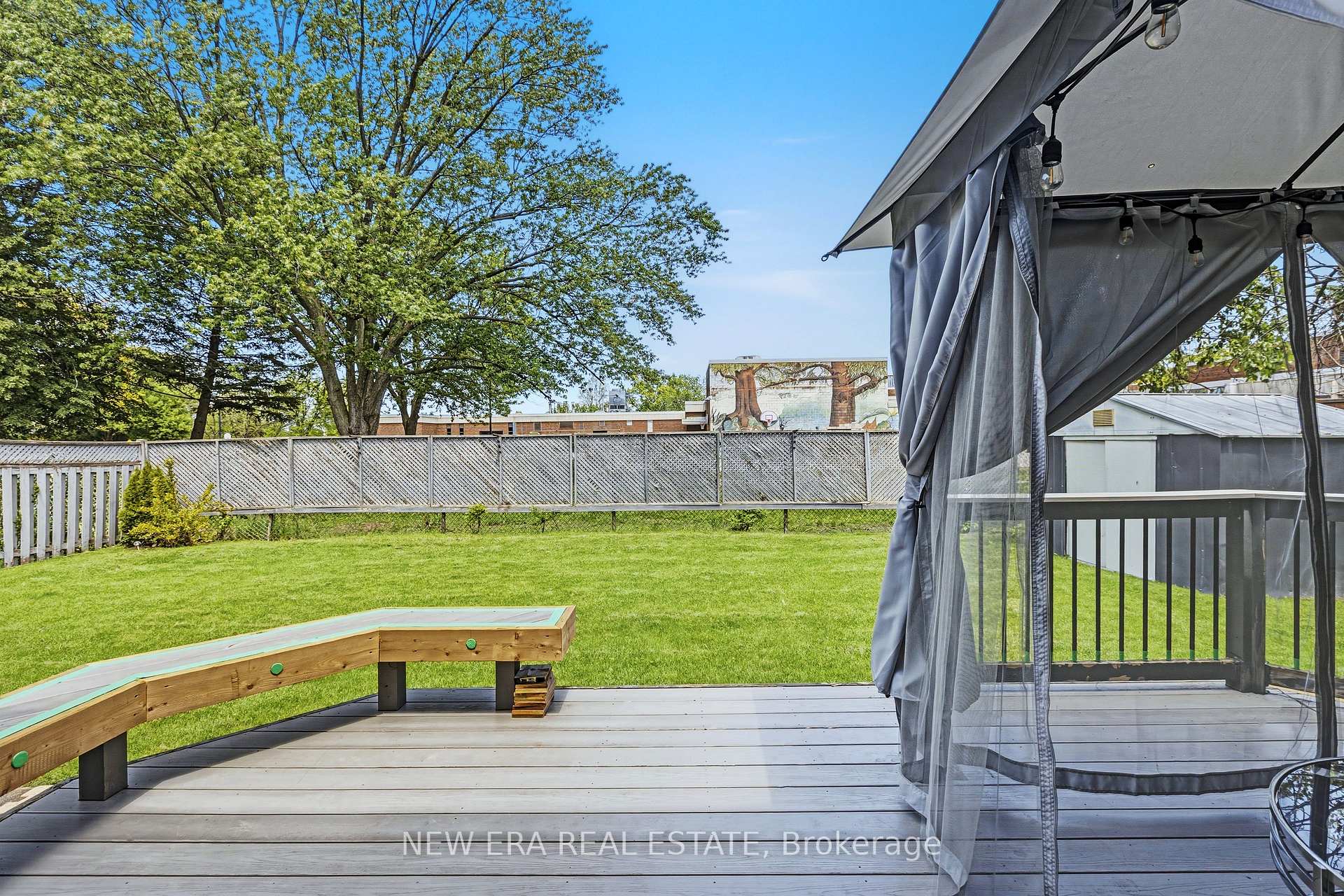 Photo 12 of 5 Shetland Crescent, St. Catharines, E. Chester — HOMEH