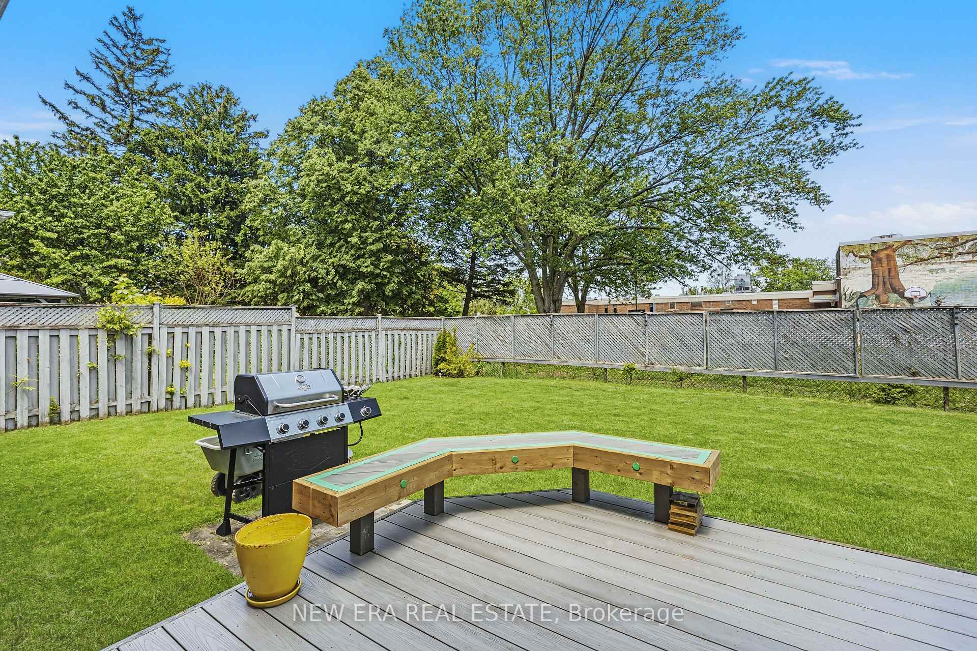 Photo 13 of 5 Shetland Crescent, St. Catharines, E. Chester — HOMEH