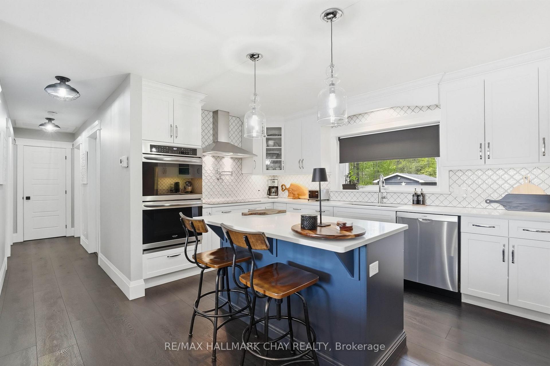 Photo 14 of 18 Baker Boulevard, Kawartha Lakes, Laxton/Digby/Longford — HOMEH