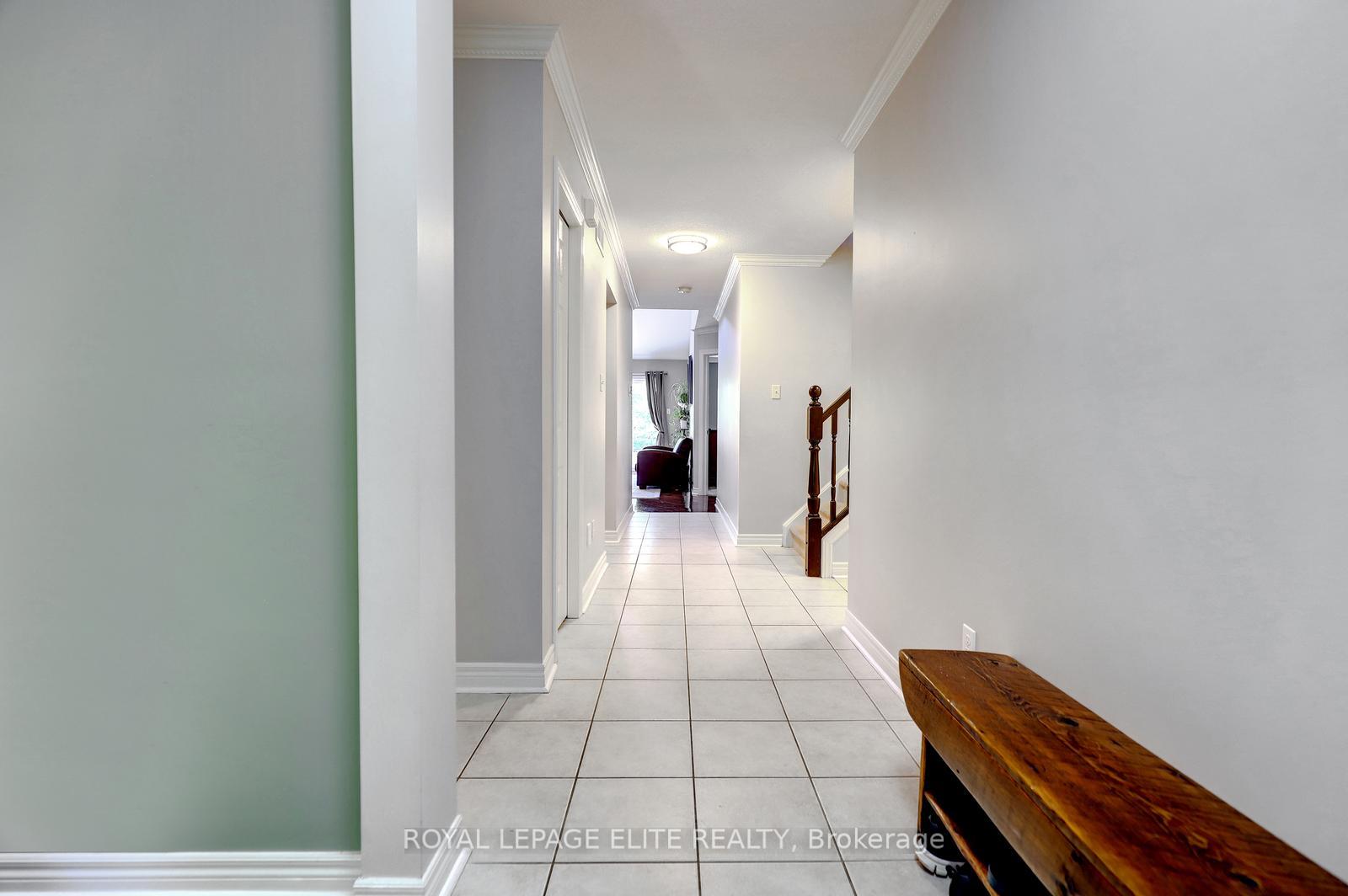 Photo 5 of 118 Lynch Circle, Guelph, Pineridge/Westminster Woods — HOMEH