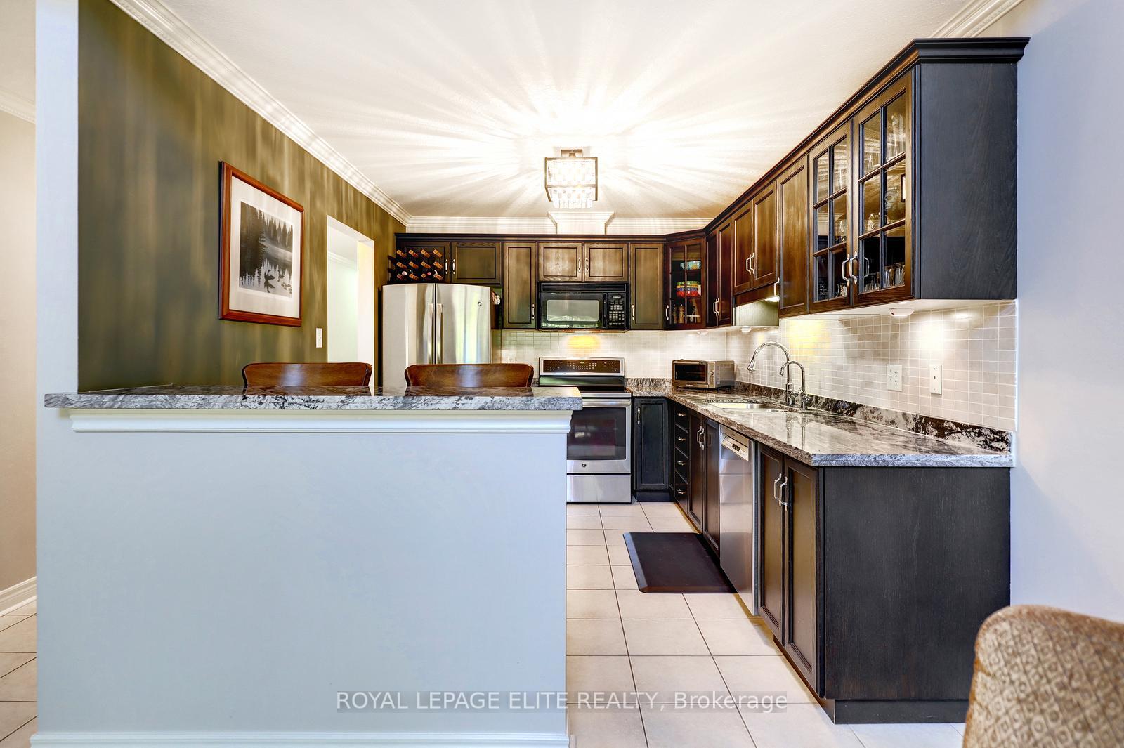 Photo 12 of 118 Lynch Circle, Guelph, Pineridge/Westminster Woods — HOMEH