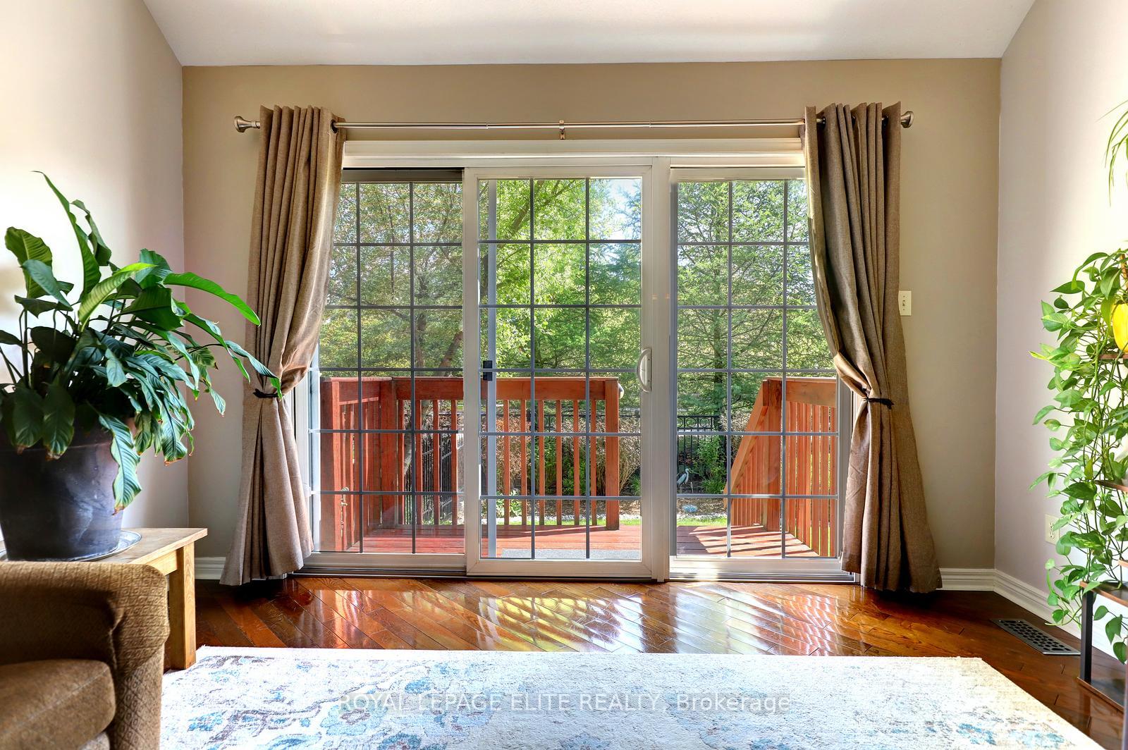 Photo 15 of 118 Lynch Circle, Guelph, Pineridge/Westminster Woods — HOMEH