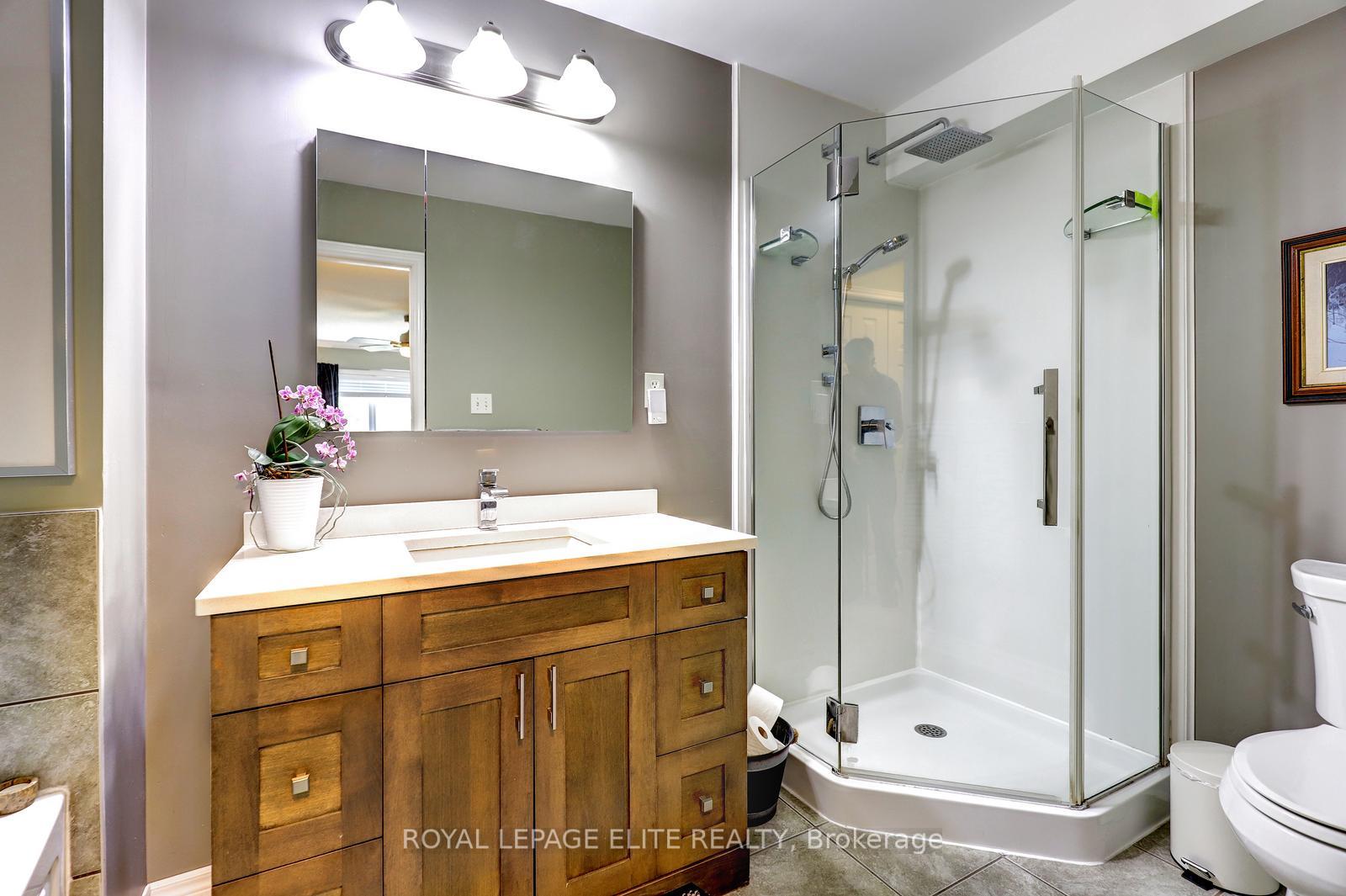Photo 18 of 118 Lynch Circle, Guelph, Pineridge/Westminster Woods — HOMEH