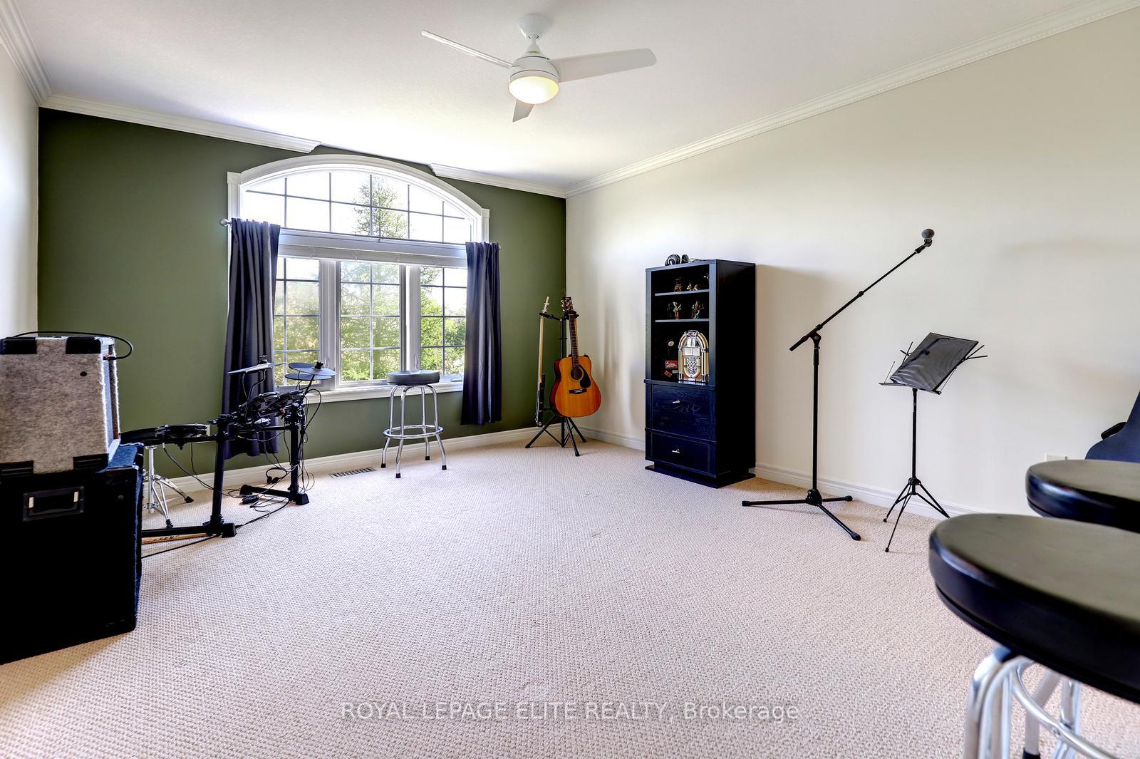 Photo 23 of 118 Lynch Circle, Guelph, Pineridge/Westminster Woods — HOMEH