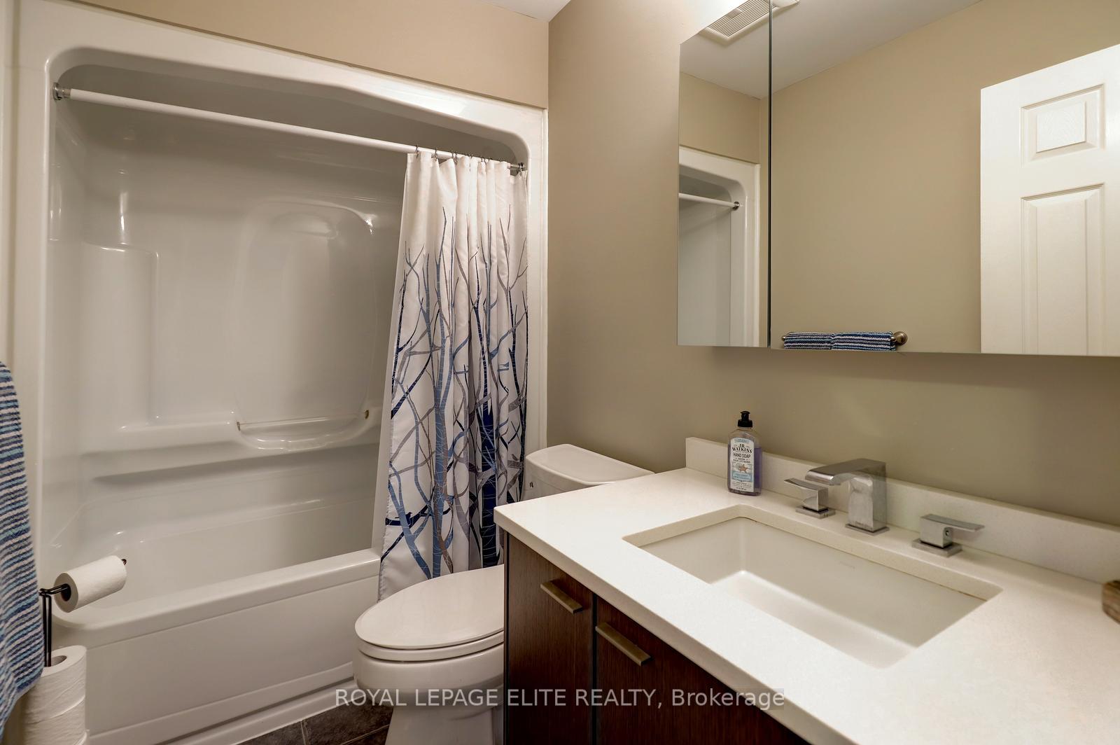 Photo 25 of 118 Lynch Circle, Guelph, Pineridge/Westminster Woods — HOMEH