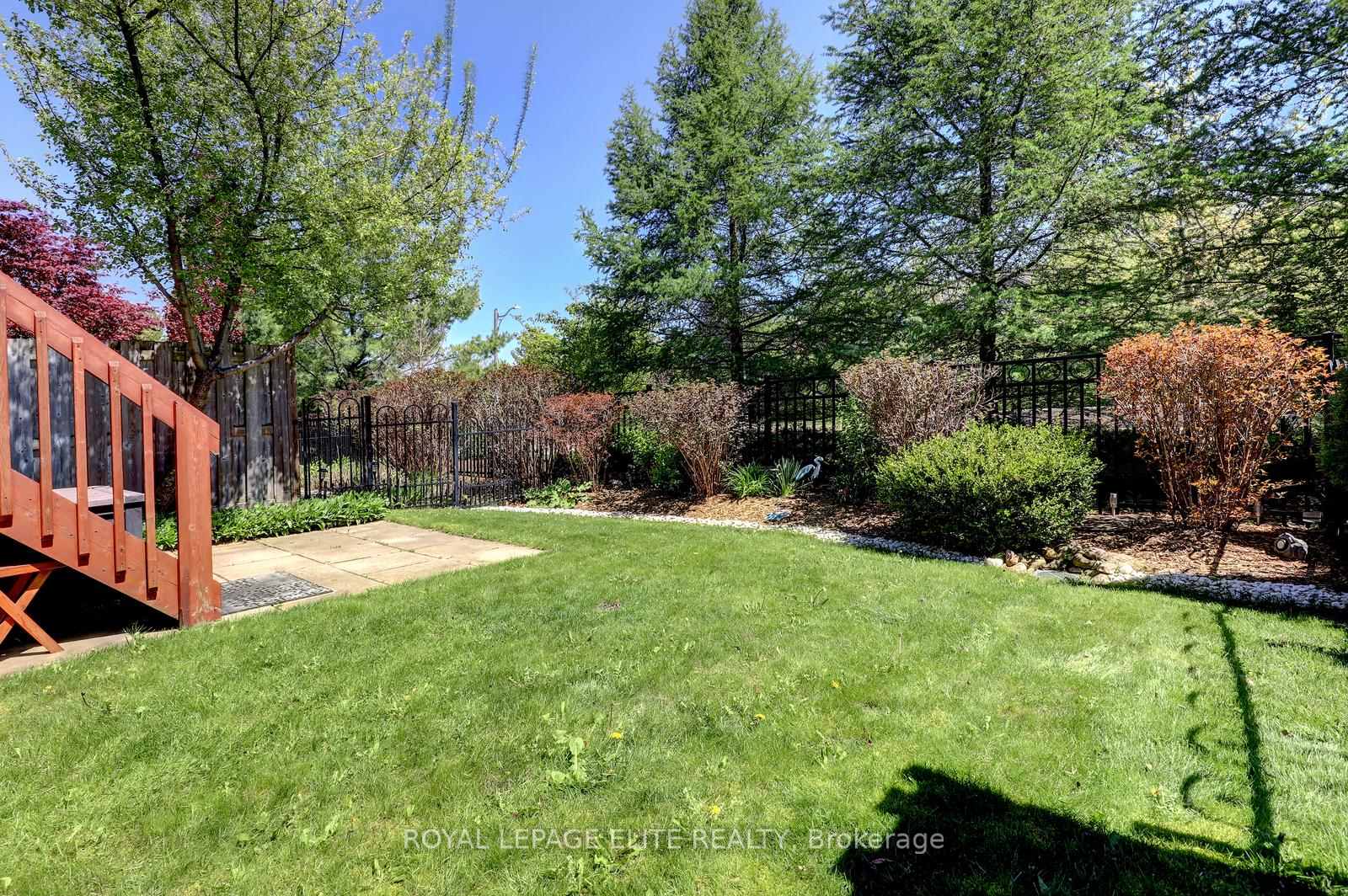 Photo 32 of 118 Lynch Circle, Guelph, Pineridge/Westminster Woods — HOMEH