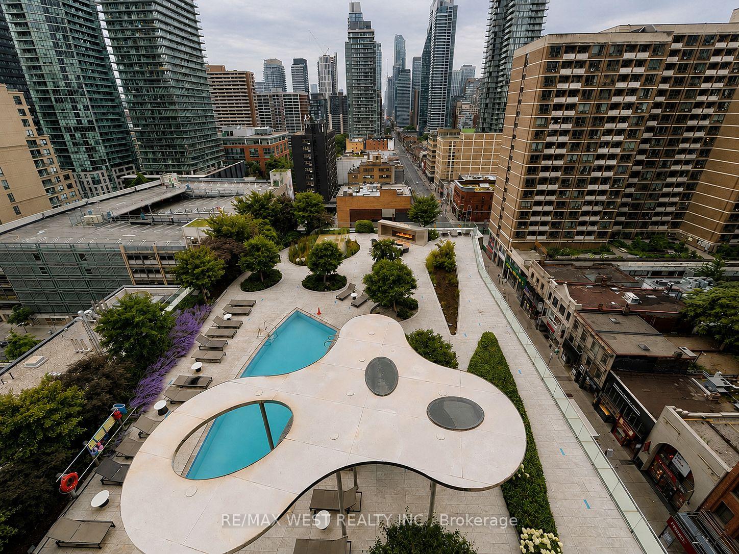 Photo 2 of Unit 1007, 1 Bloor Street E, Toronto, Church-Yonge Corridor — HOMEH