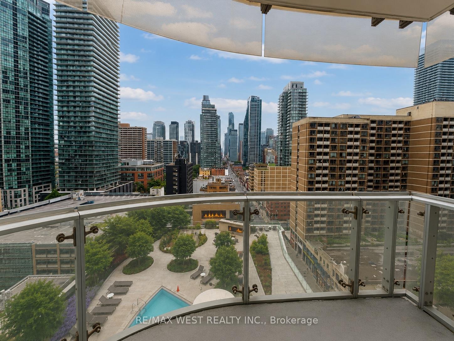 Photo 4 of Unit 1007, 1 Bloor Street E, Toronto, Church-Yonge Corridor — HOMEH